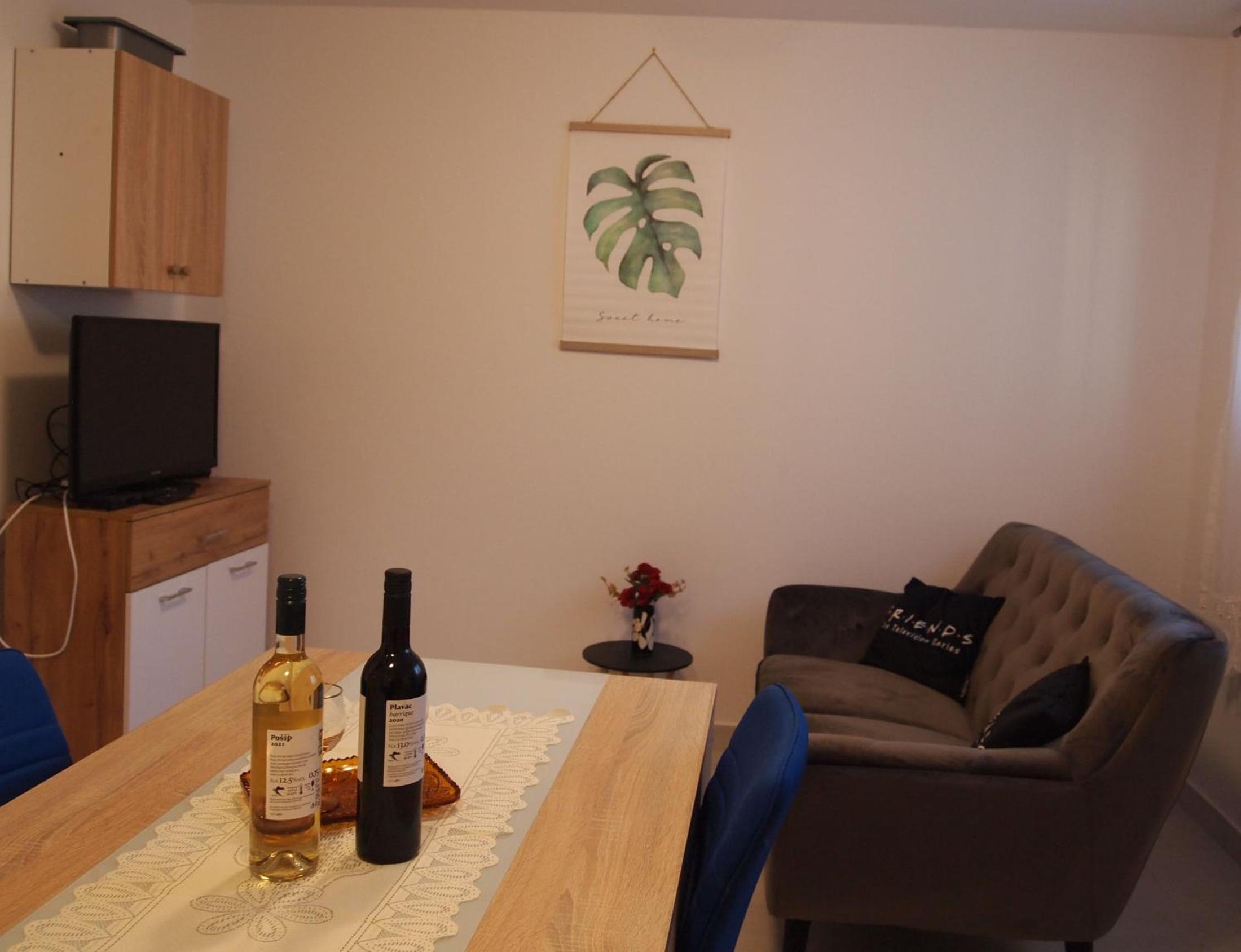 One-Bedroom Apartment - Photo 16
