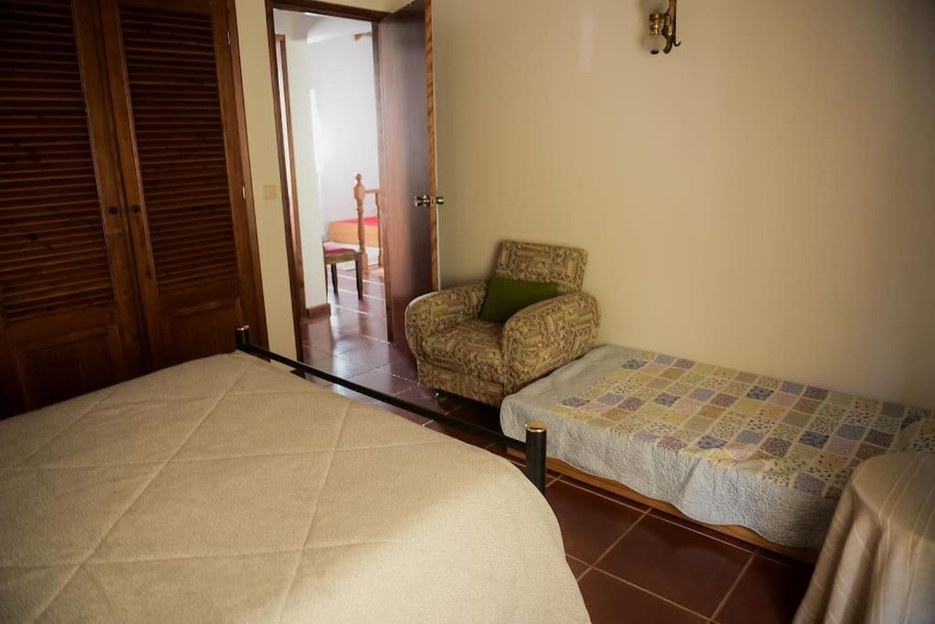 Three-Bedroom House photo 3