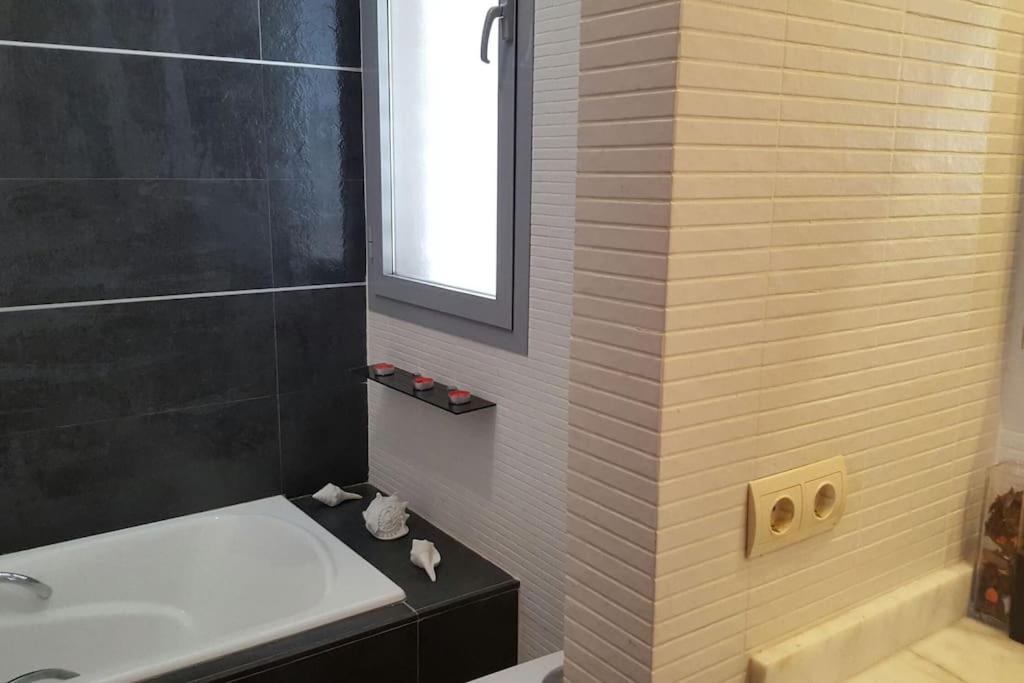 Deluxe Double Room with Balcony photo 3
