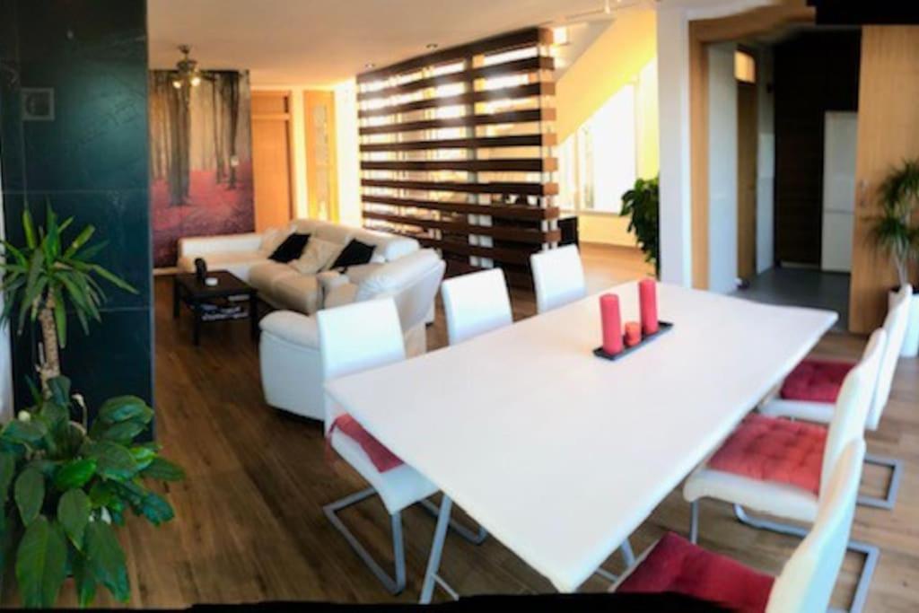 Deluxe Room (2 Adults + 1 Child) photo 3