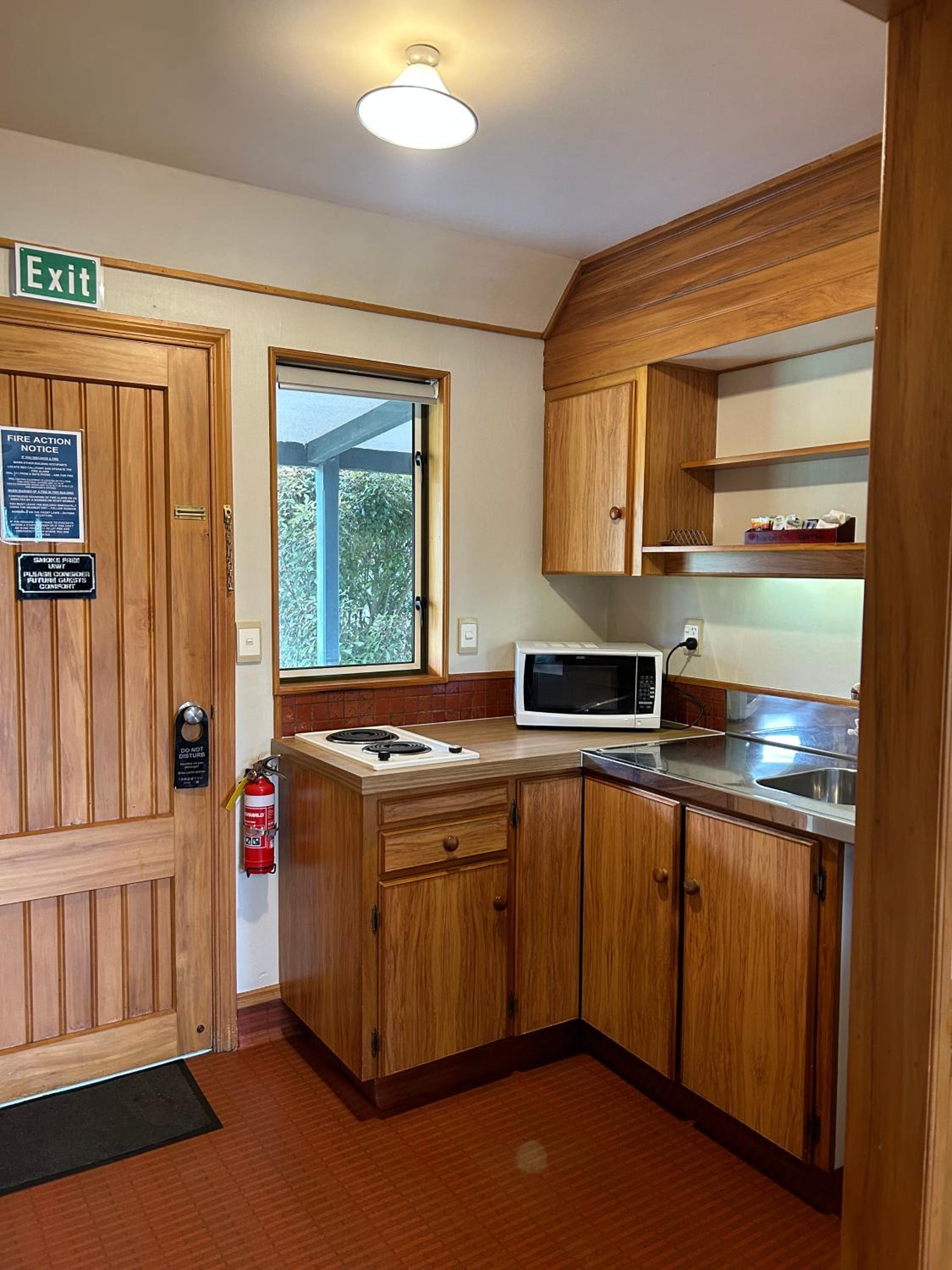 One-Bedroom Apartment - Photo 3
