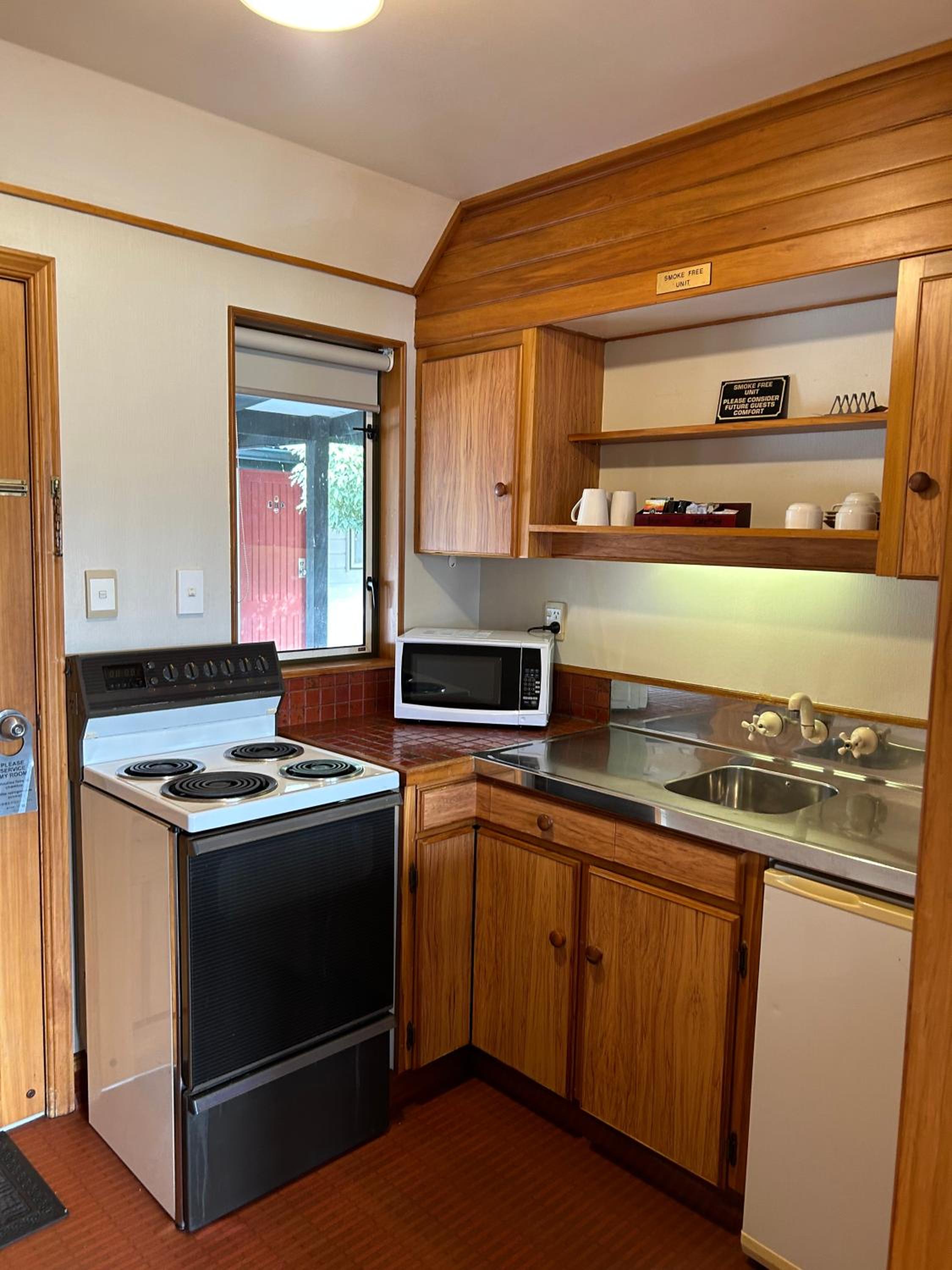 Two-Bedroom Apartment - Photo 2