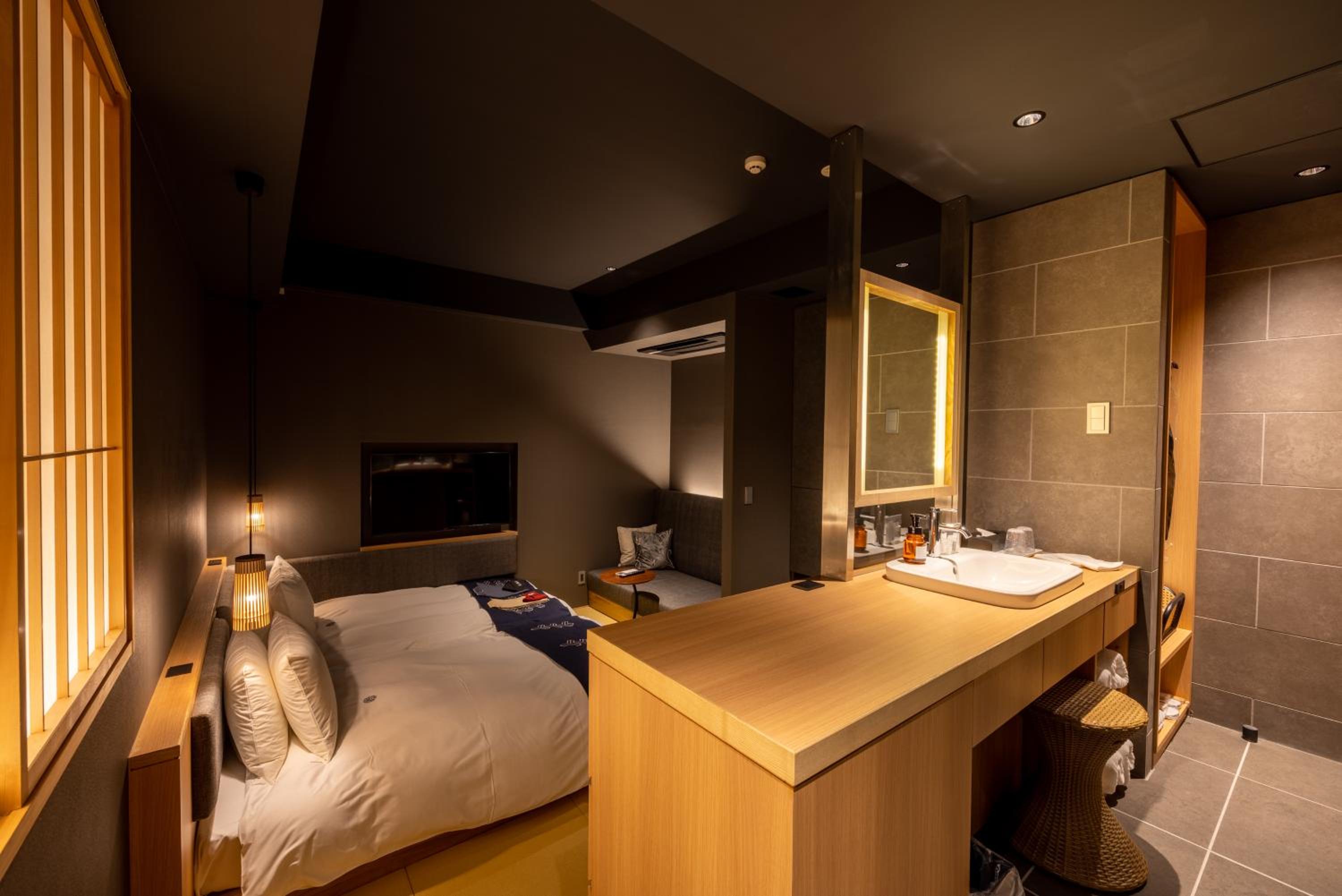 Deluxe Twin Room with Open-Air Bath - Photo 2