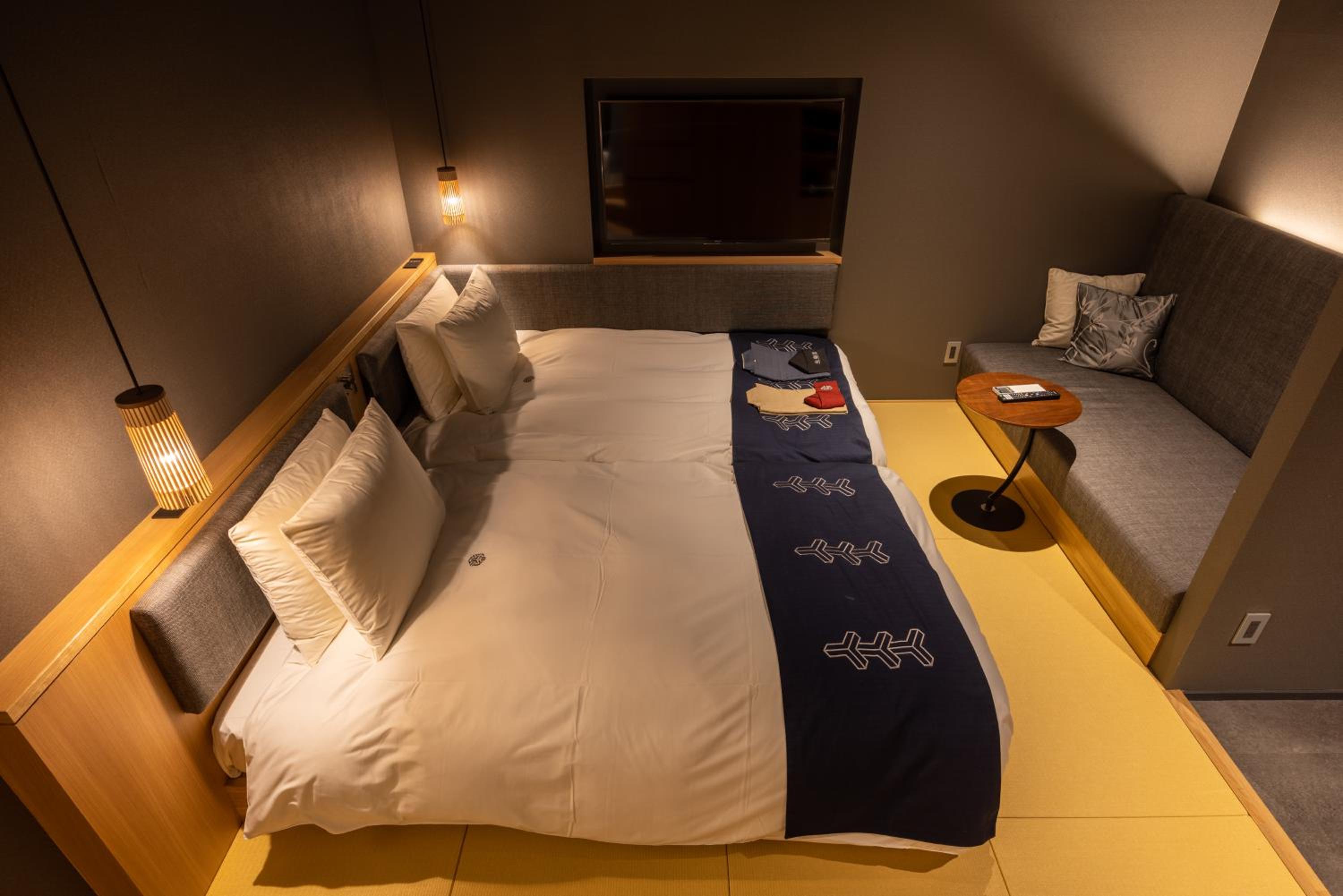 Deluxe Twin Room with Open-Air Bath - Photo 3