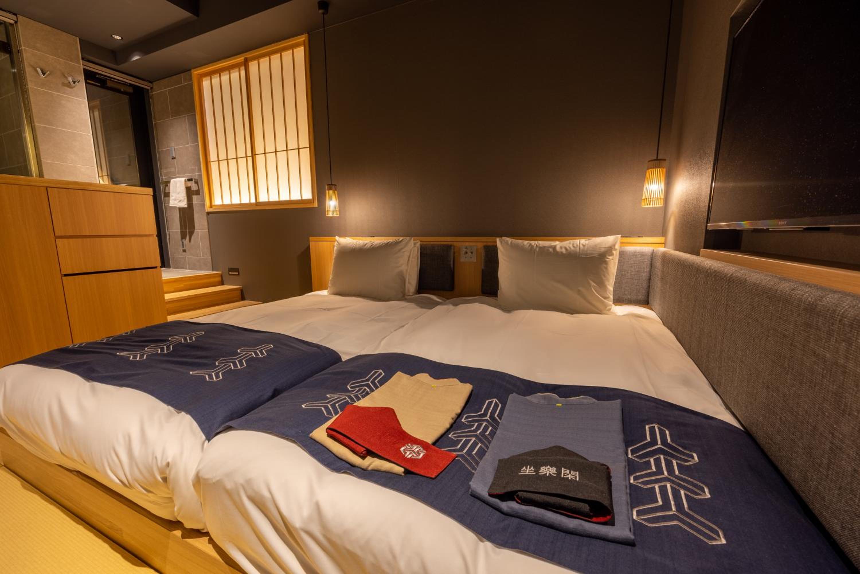 Deluxe Twin Room with Open-Air Bath - Photo 5