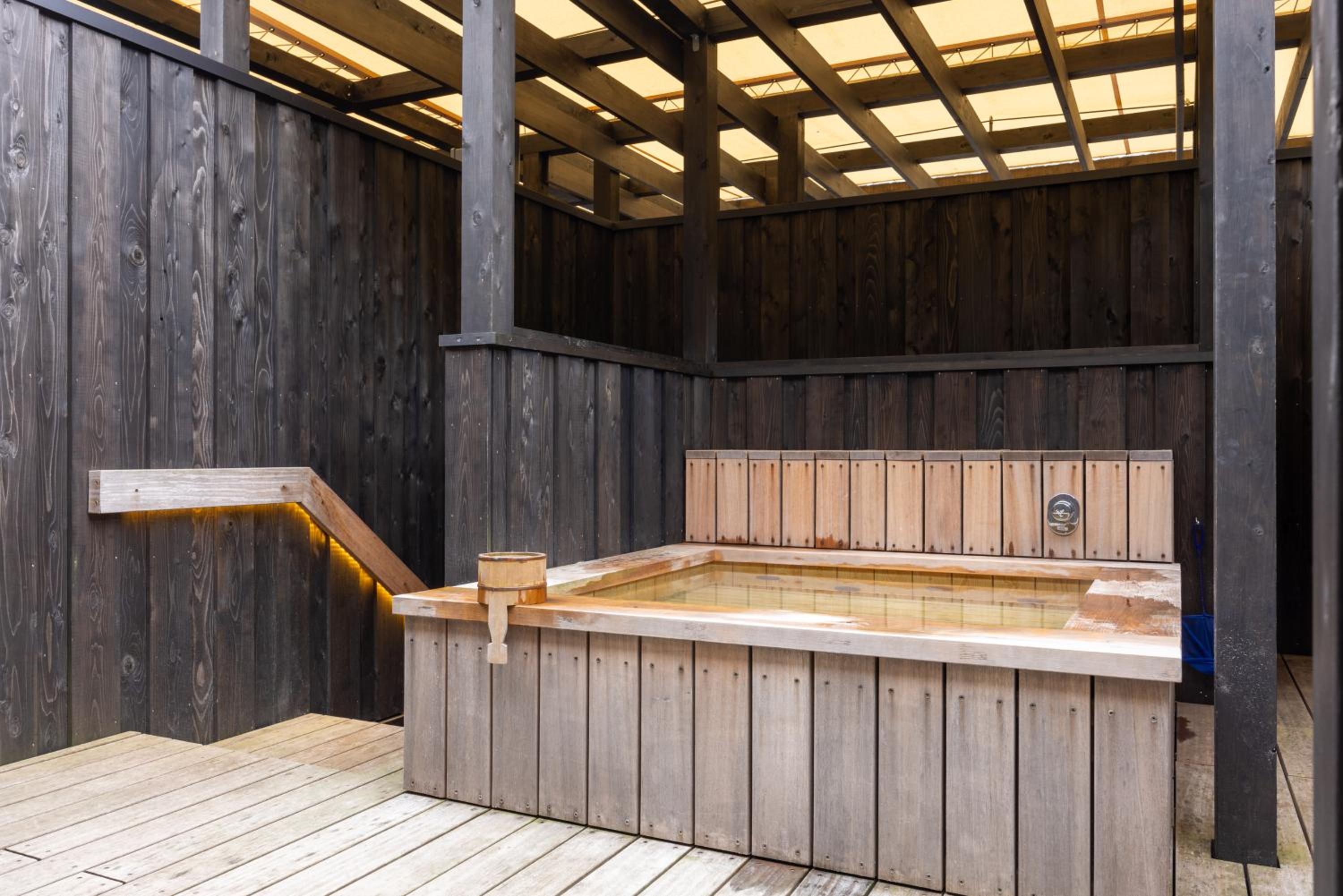 Deluxe Twin Room with Open-Air Bath - Photo 17