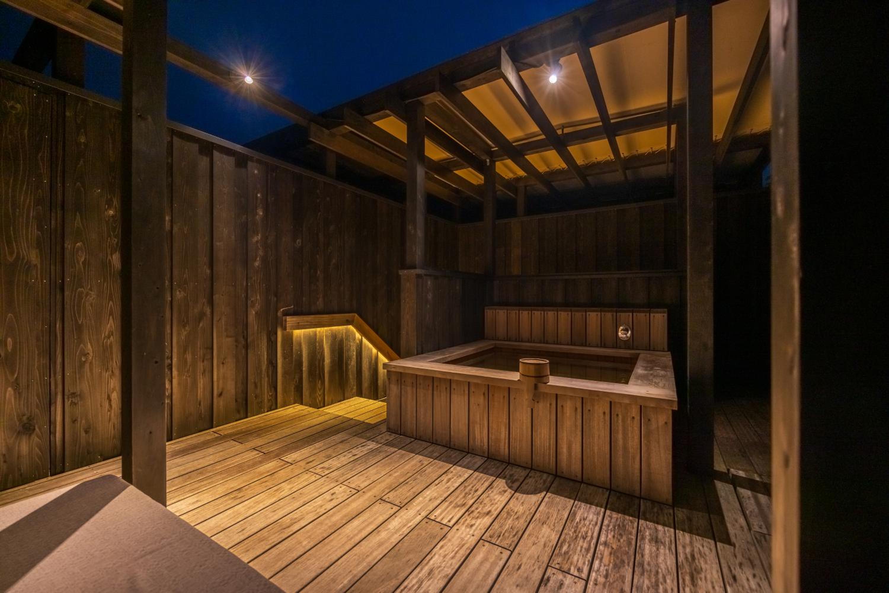 Deluxe Twin Room with Open-Air Bath - Photo 20