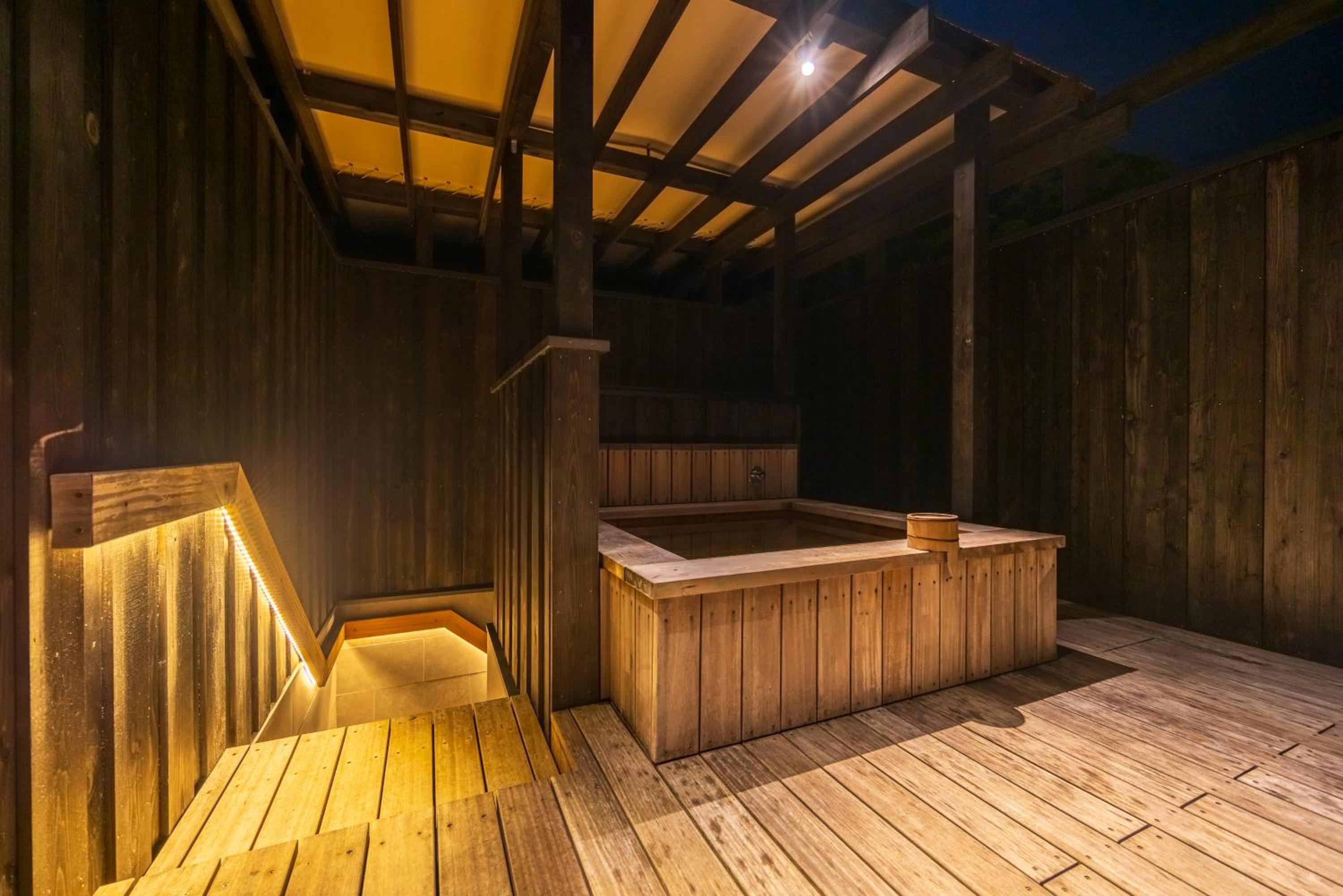 Deluxe Twin Room with Open-Air Bath - Photo 18