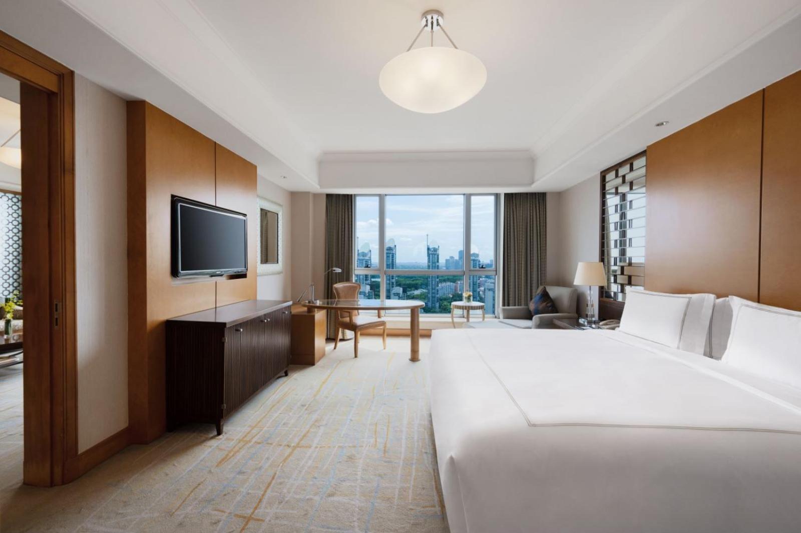 Deluxe King Suite