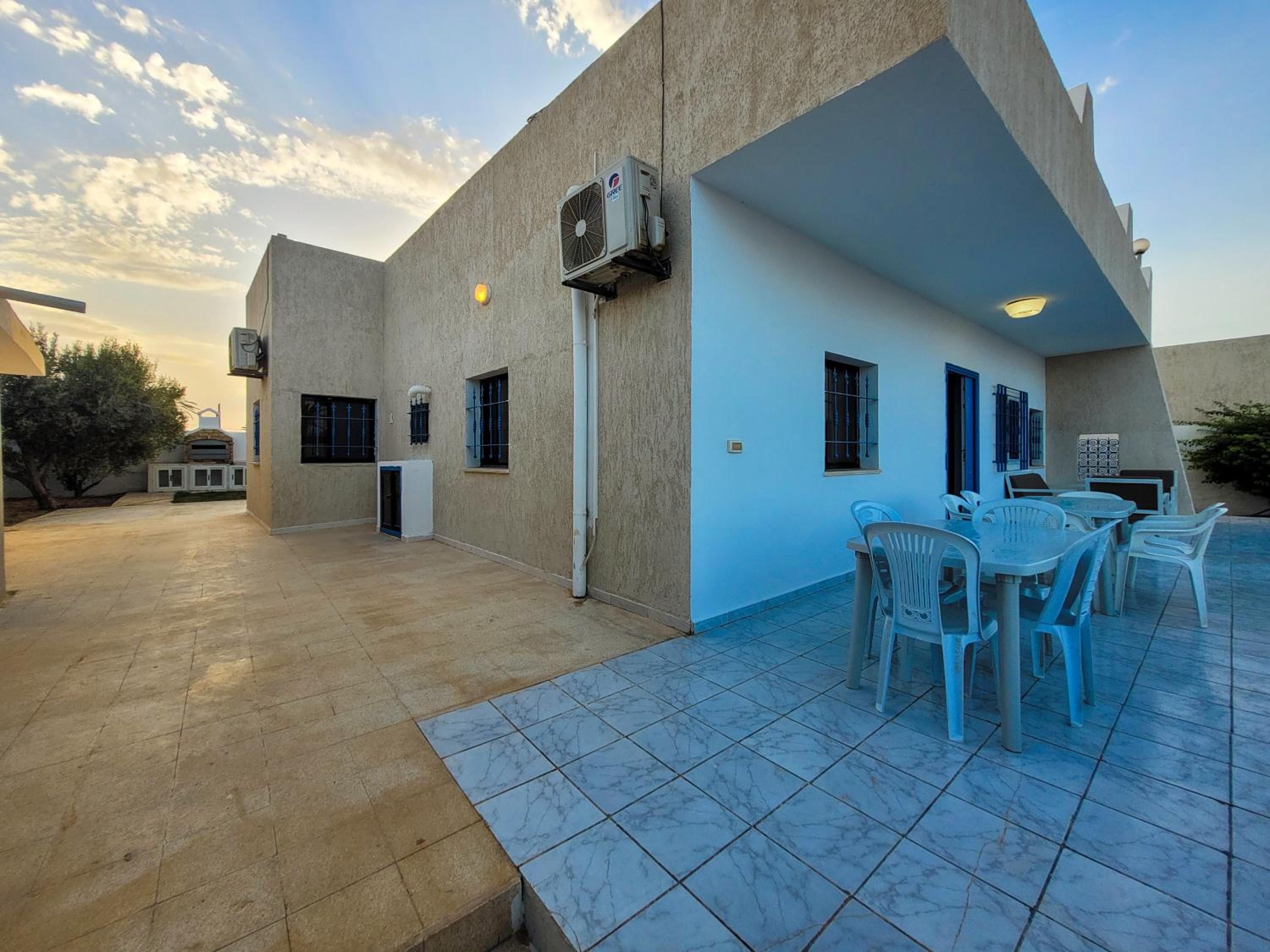 Three-Bedroom House photo 2