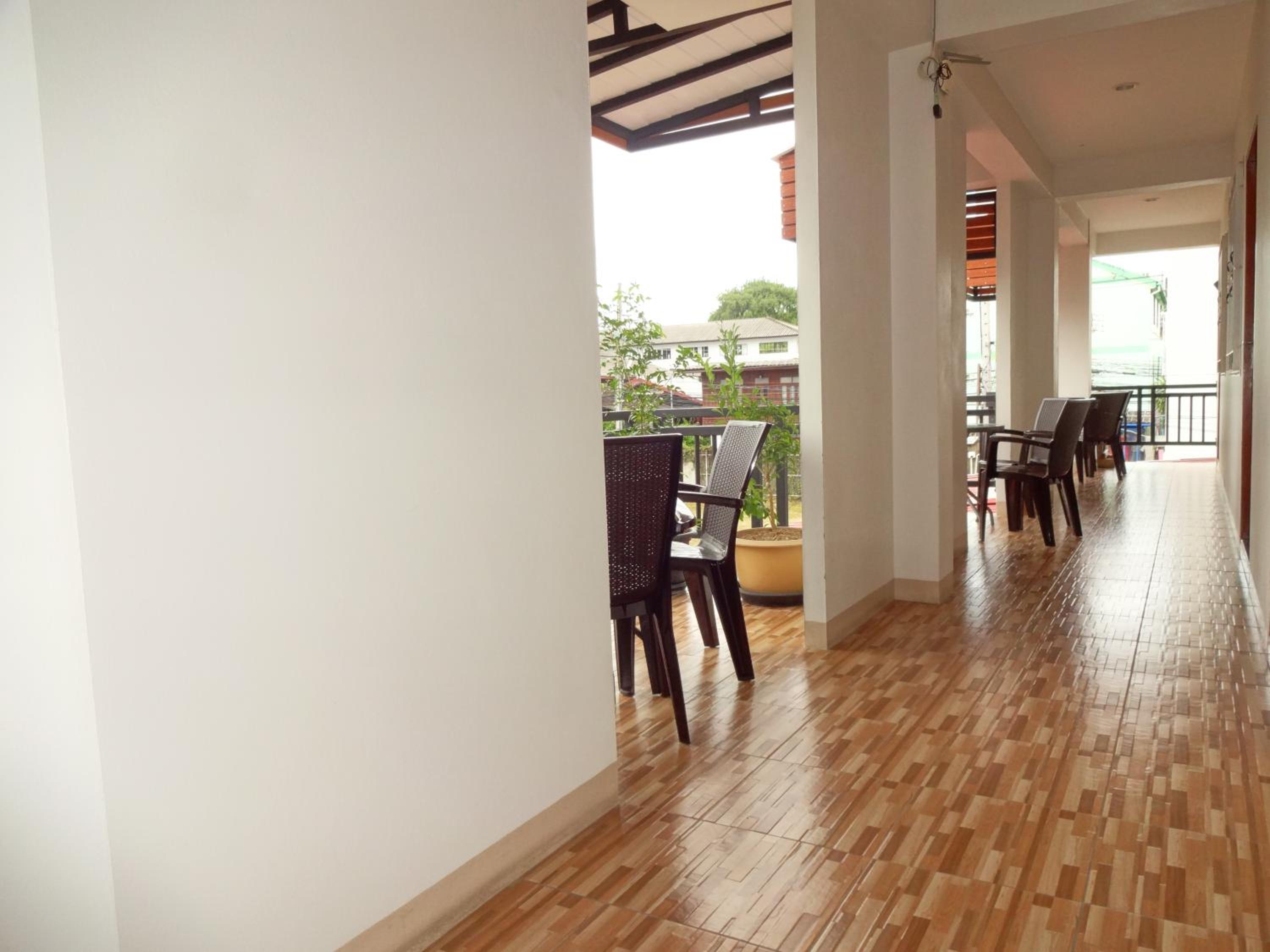 Standard Twin Room- Upper Floor - Photo 10