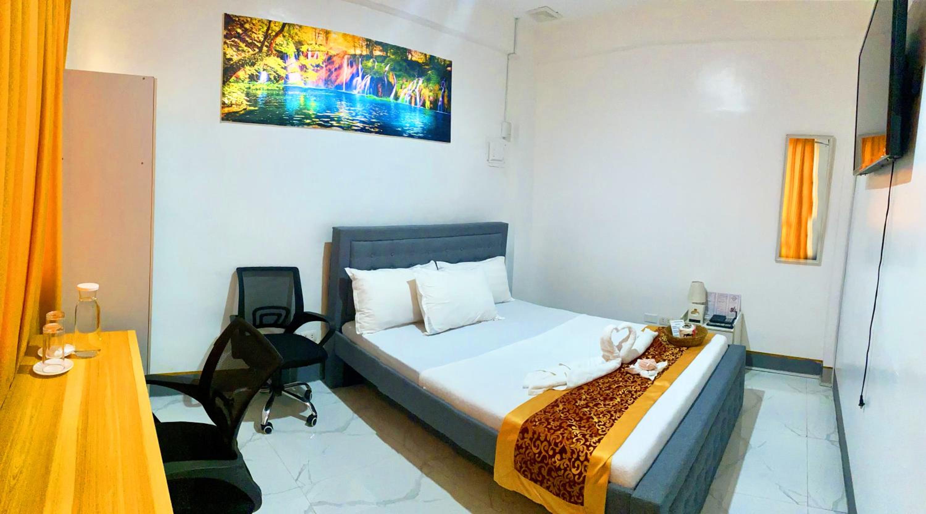 Deluxe Queen Room photo 2