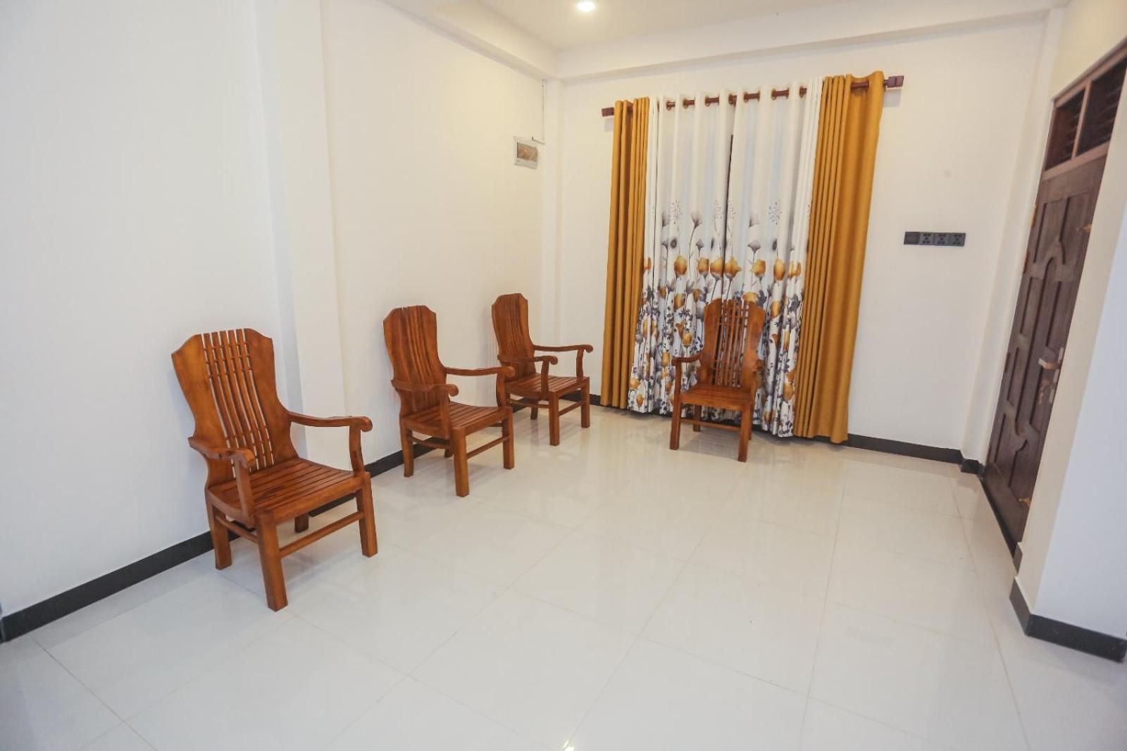 Apartment photo 2