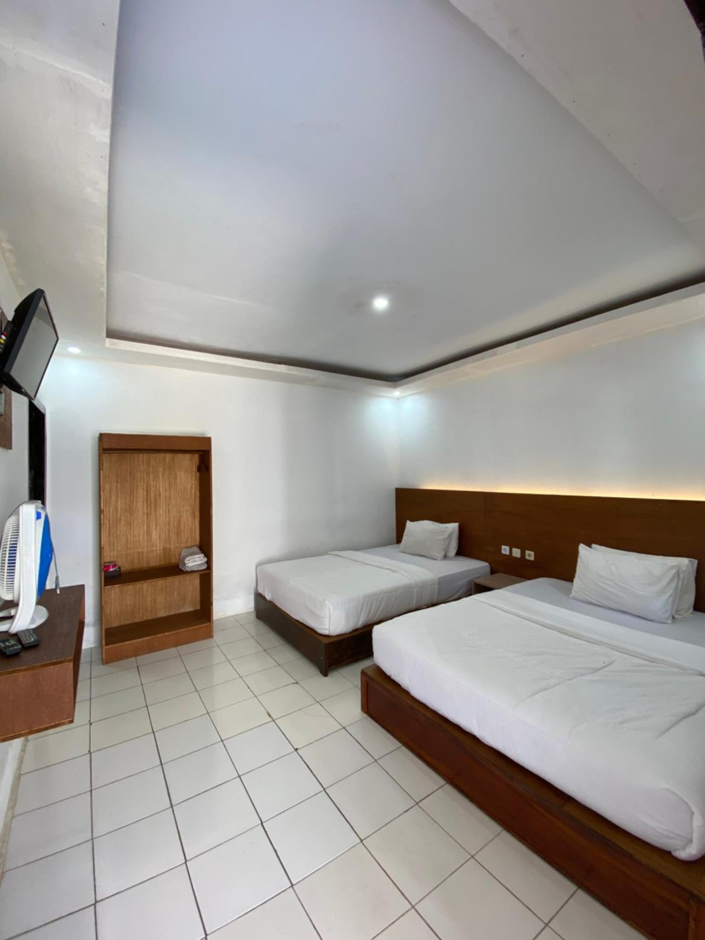 Standard Twin Room - Photo 5