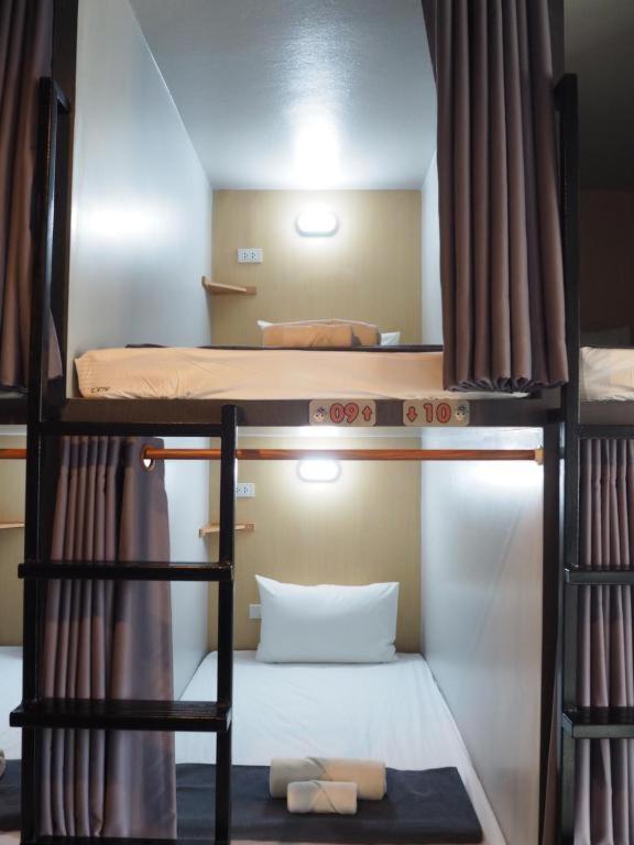 Bunk Bed in Female Dormitory Room   photo 1