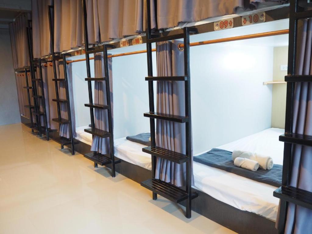 Bunk Bed in Female Dormitory Room   photo 3
