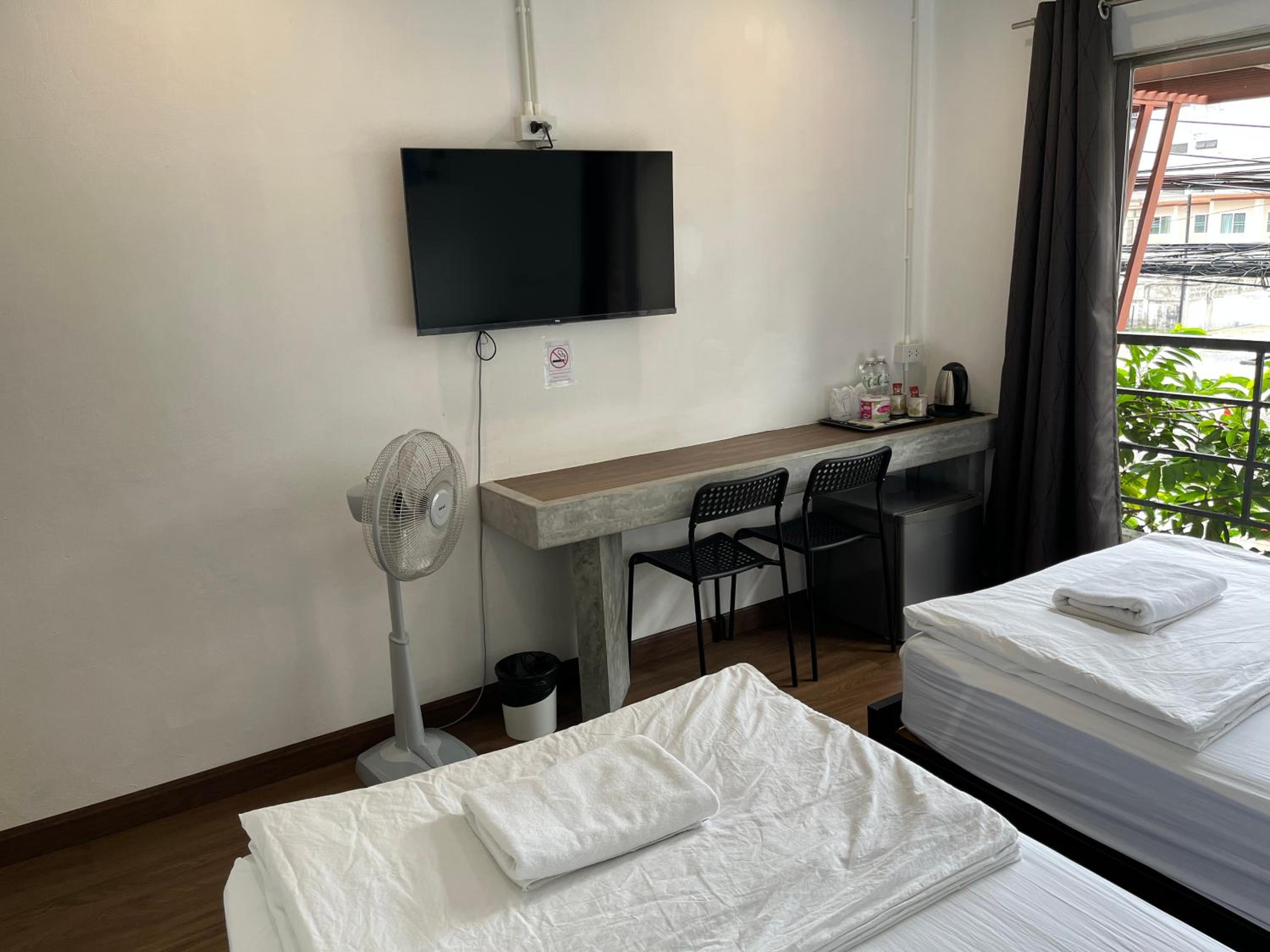 Twin room with City View - Second floor (Non-Smoking) photo 3