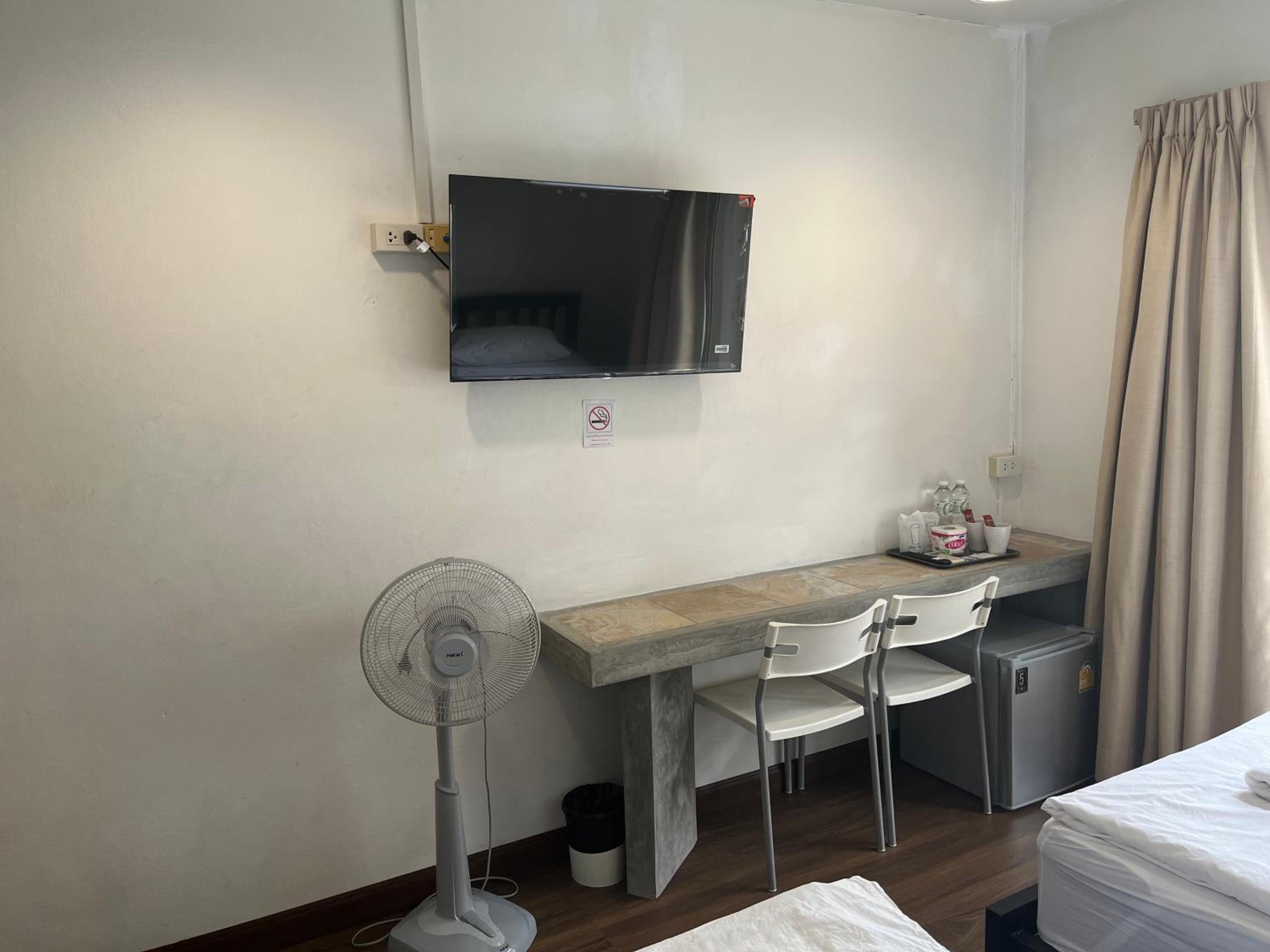 Twin room with City View - Third floor (Non-Smoking) photo 2