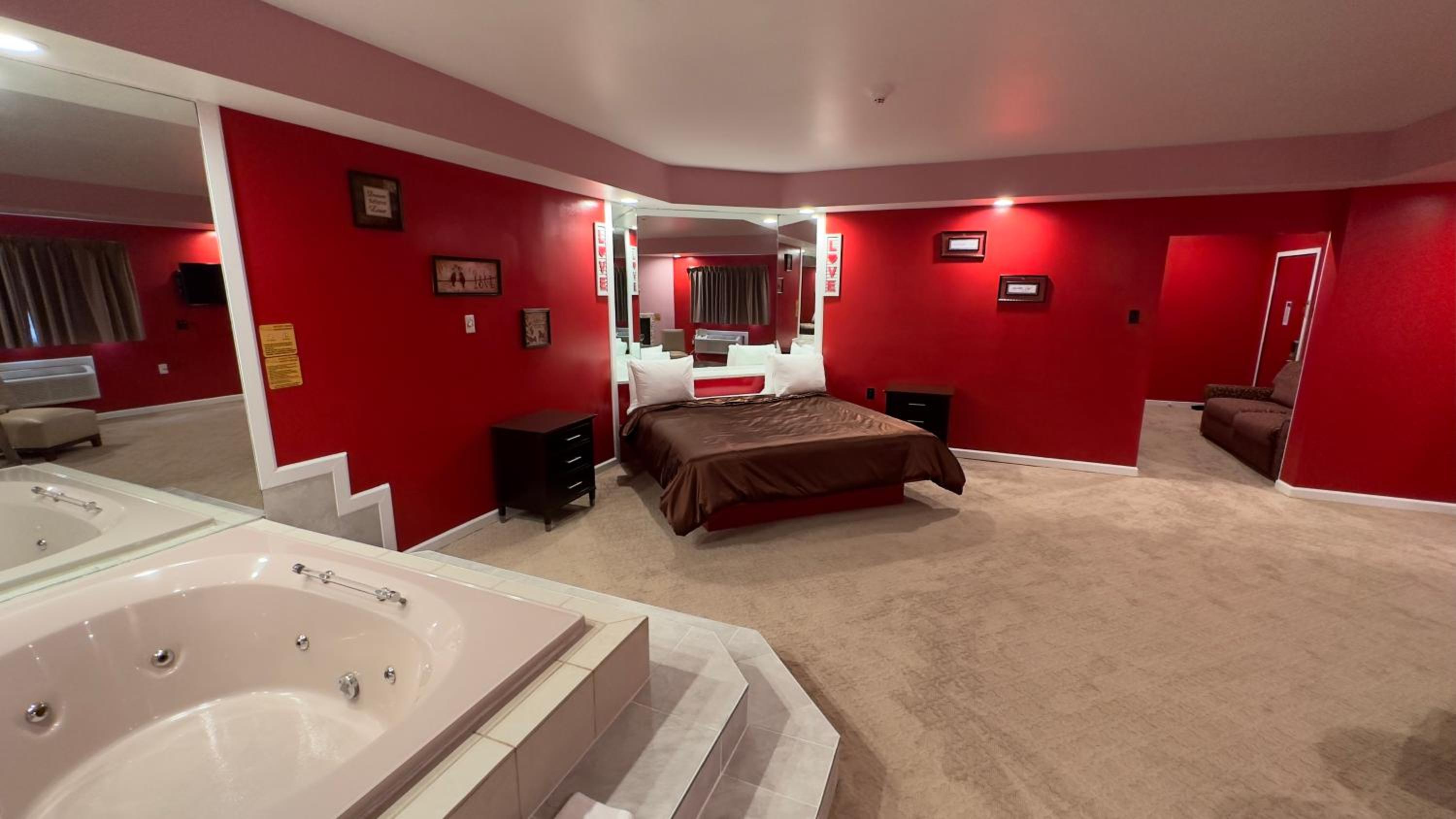 Superior King Suite - Photo 4