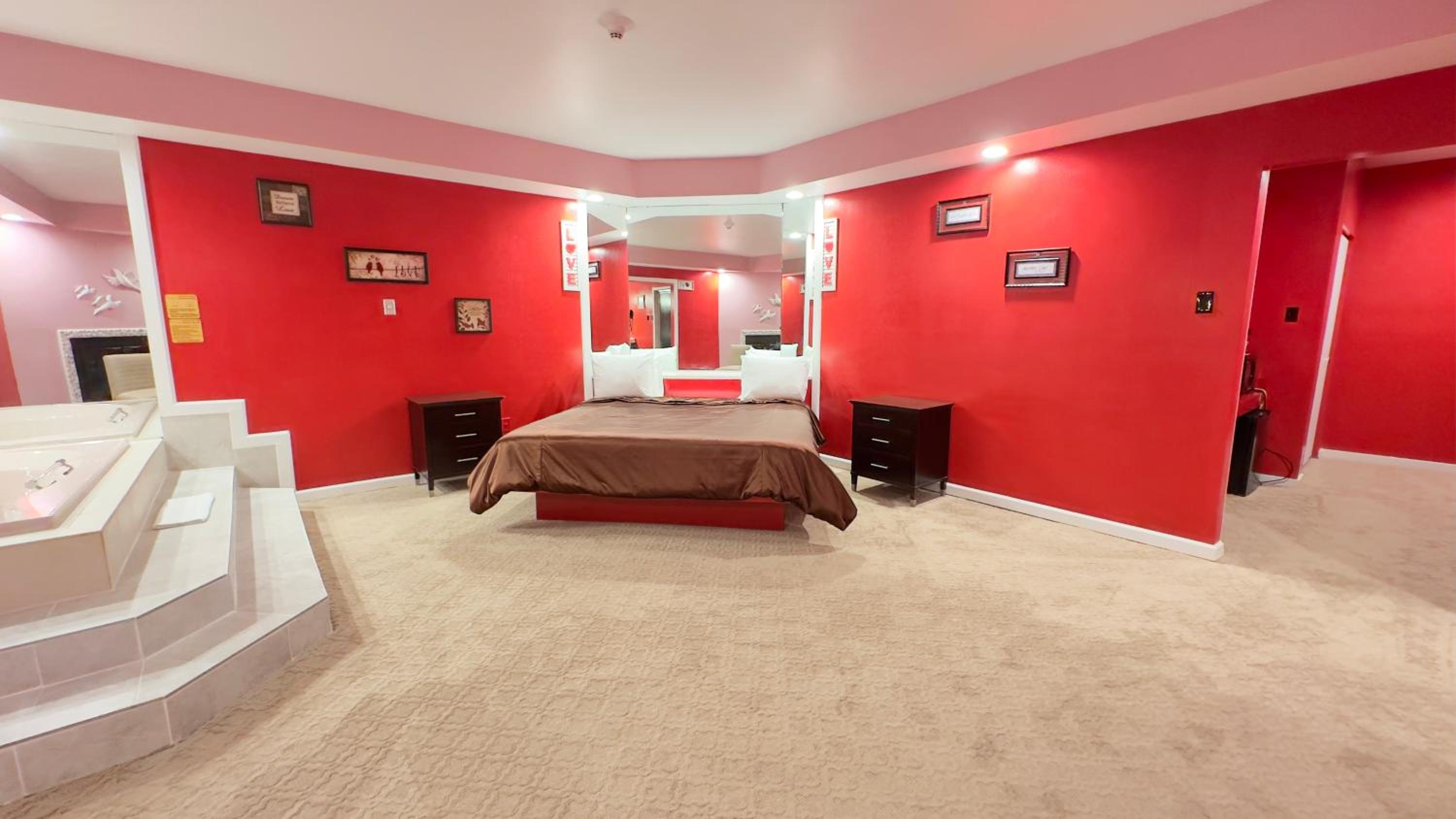Superior King Suite - Photo 6