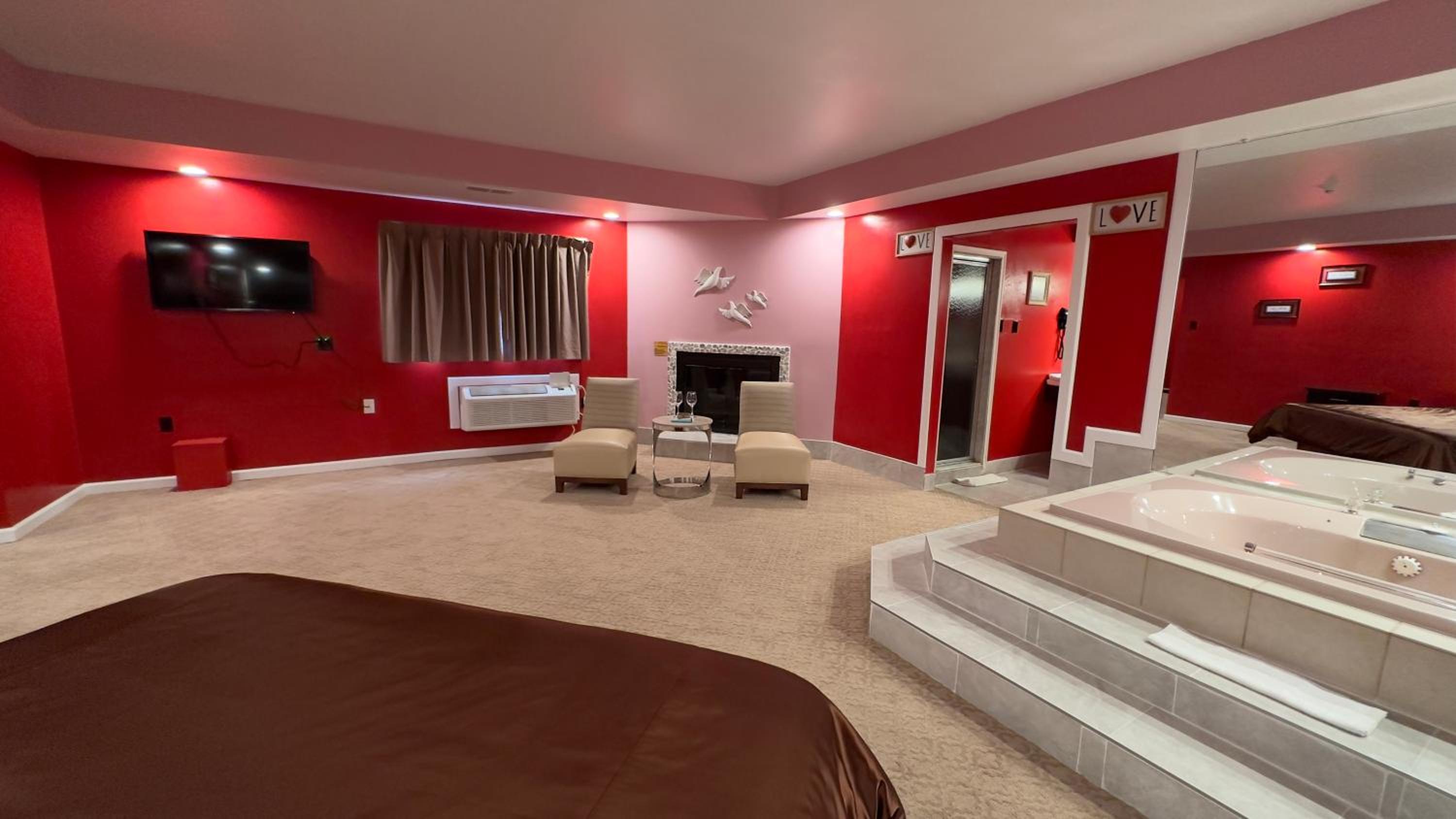 Superior King Suite - Photo 5