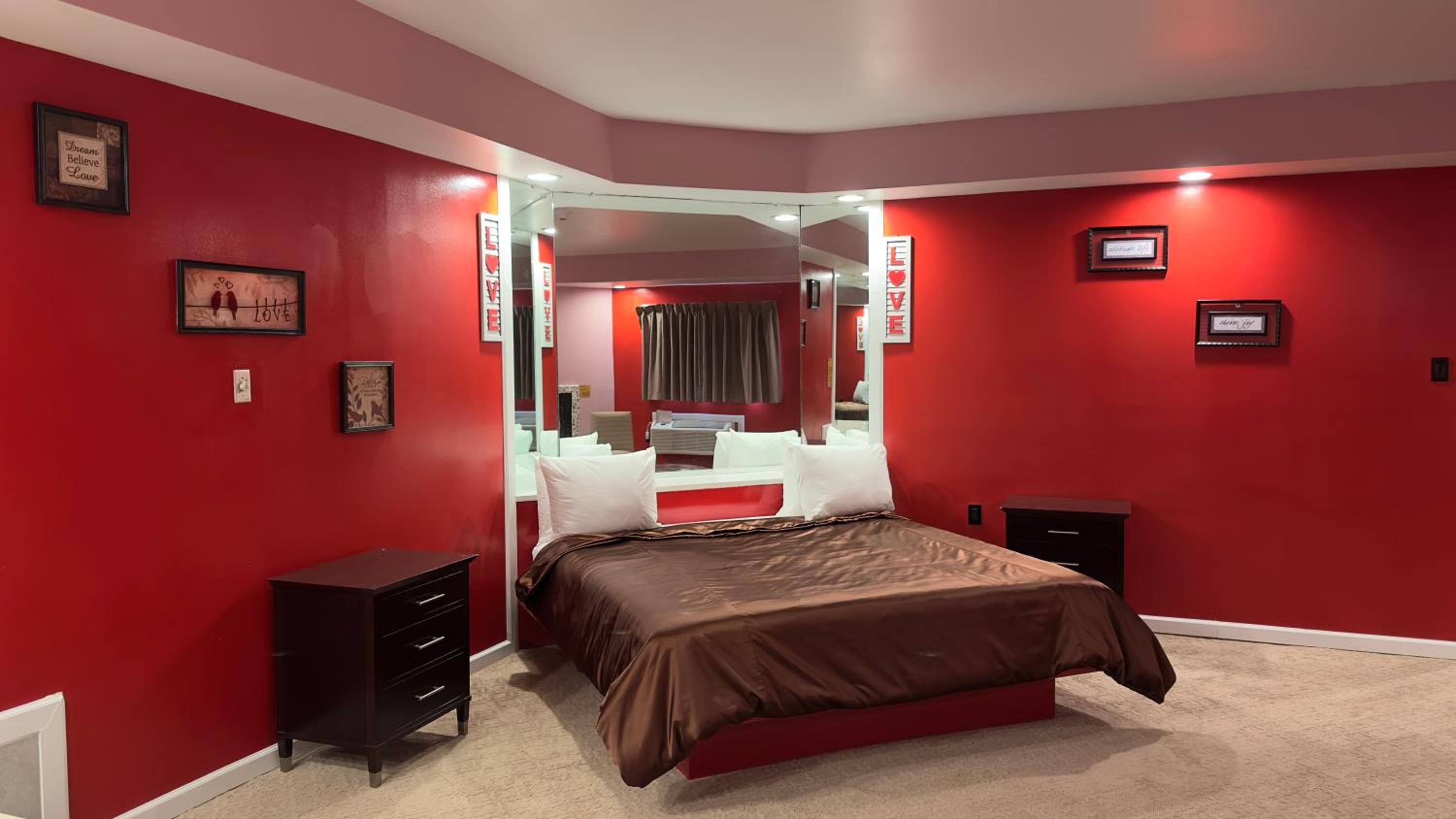 Superior King Suite - Photo 2