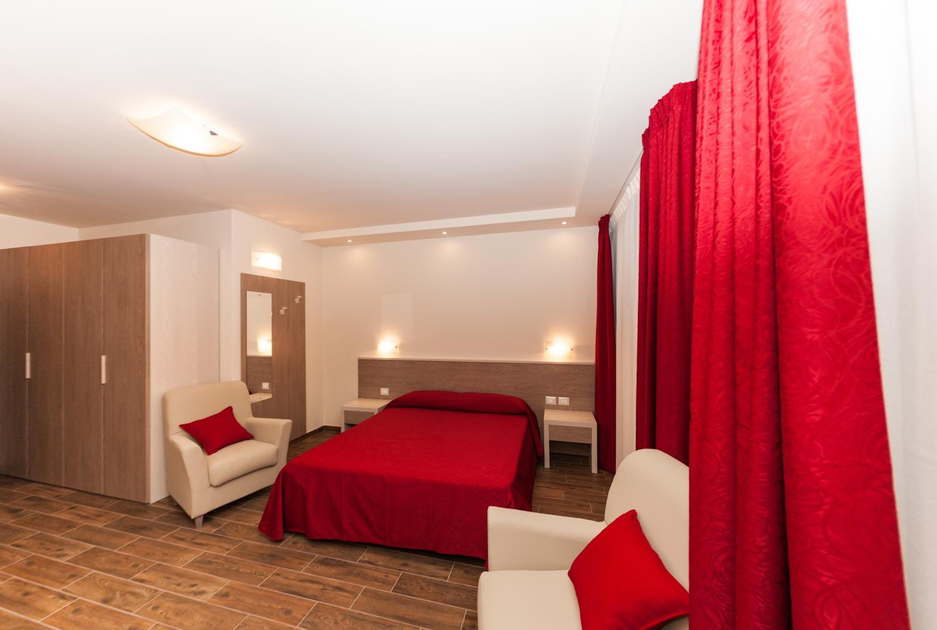 Double or Twin Room - Photo 2
