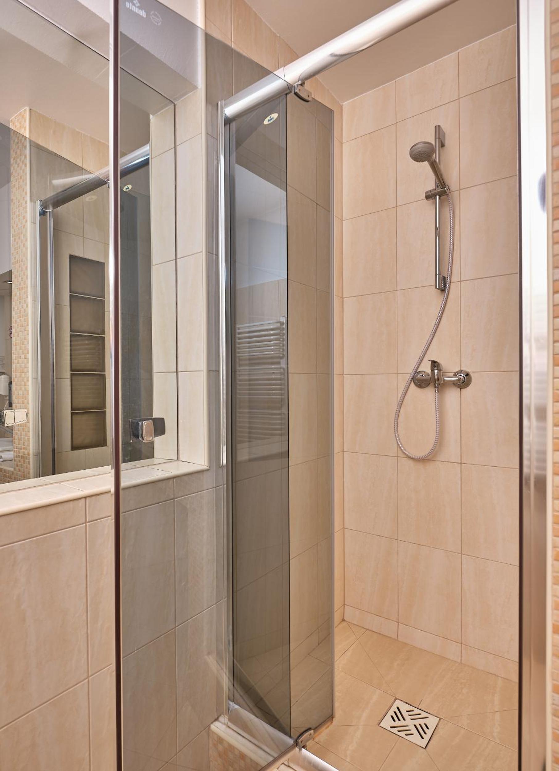 Triple Room - Photo 9