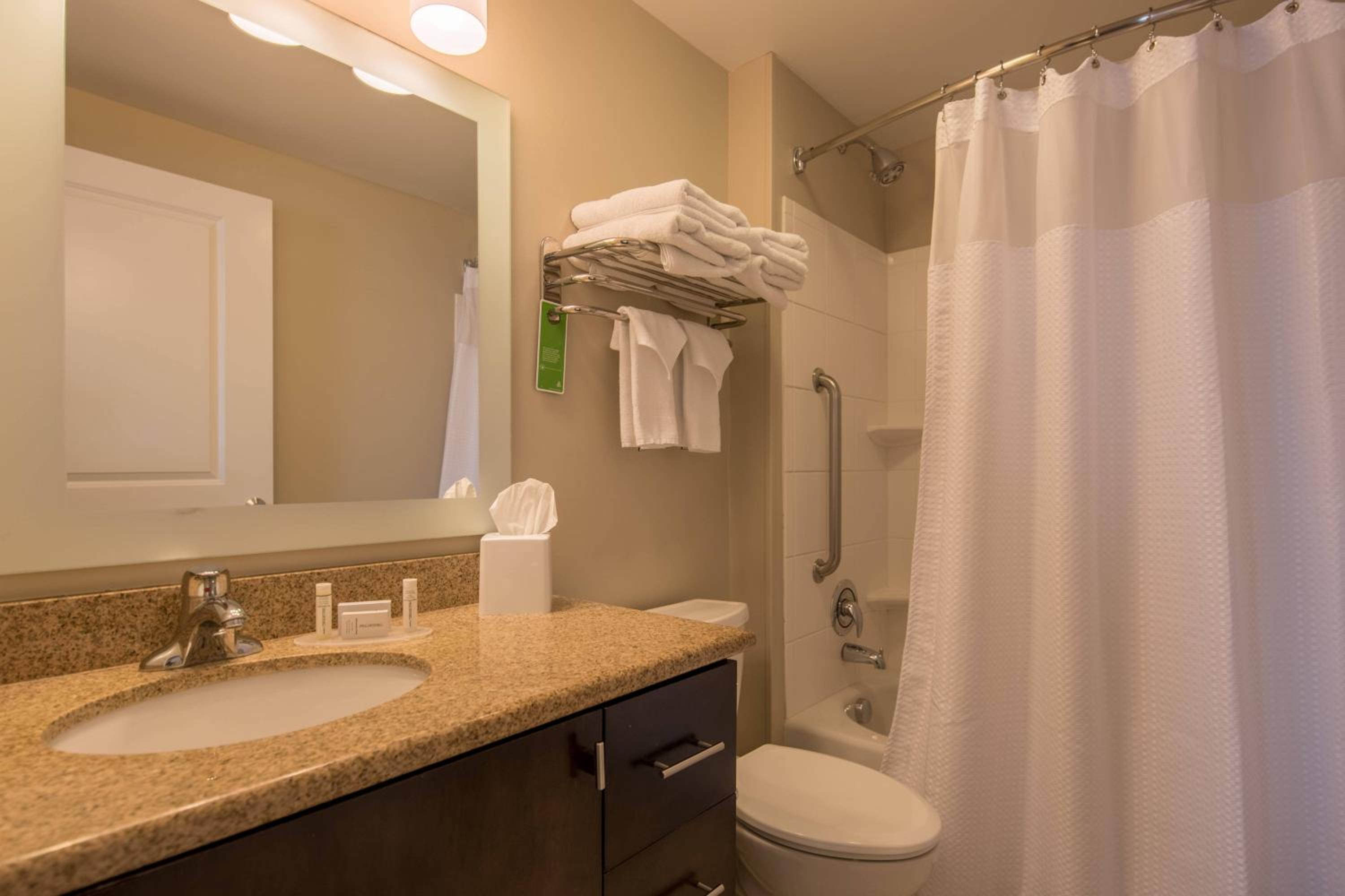 Queen Suite - Photo 4