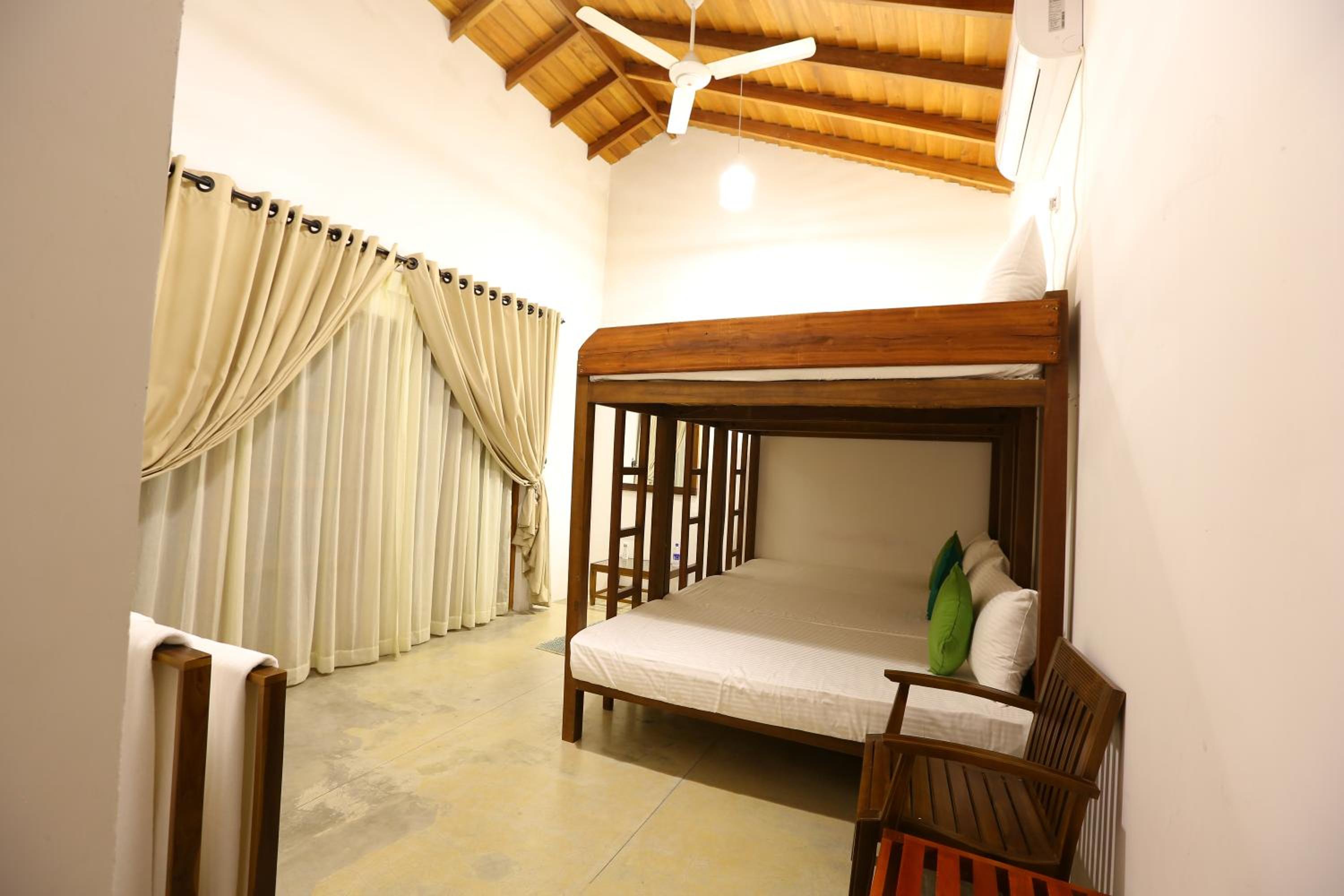 6-Bed Mixed Dormitory Room