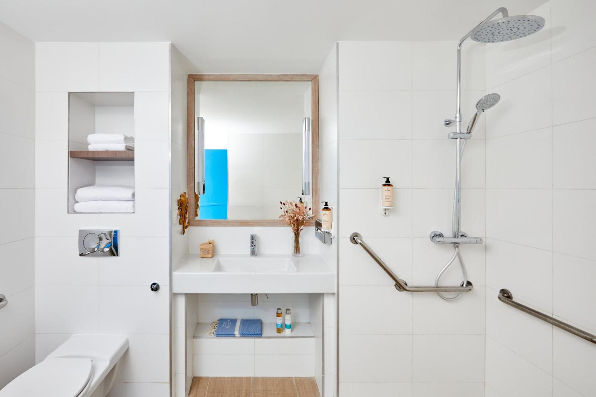 Standard Queen Room - Accessible - Photo 2