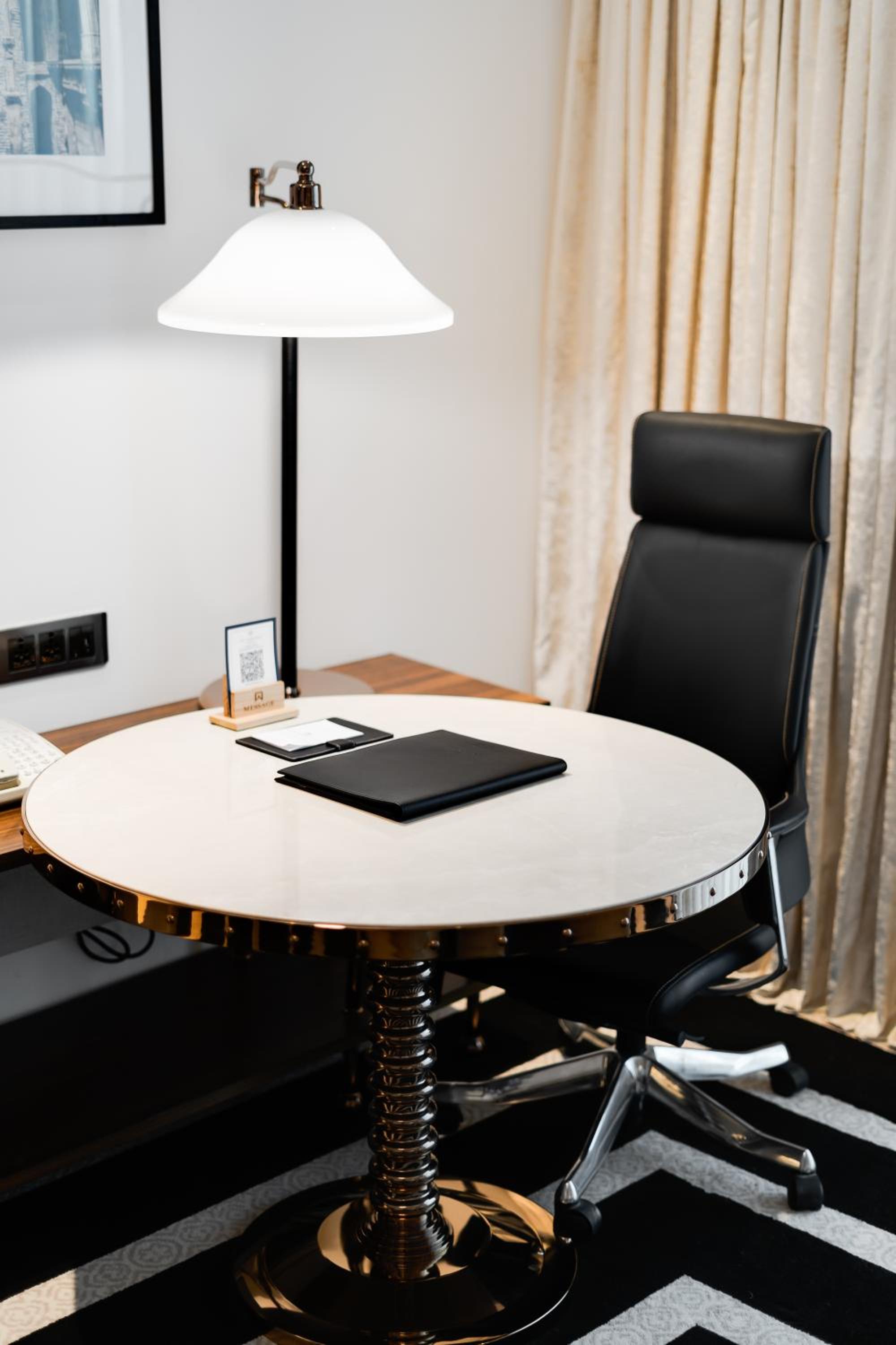 King Room with City View - Club Level - Photo 5