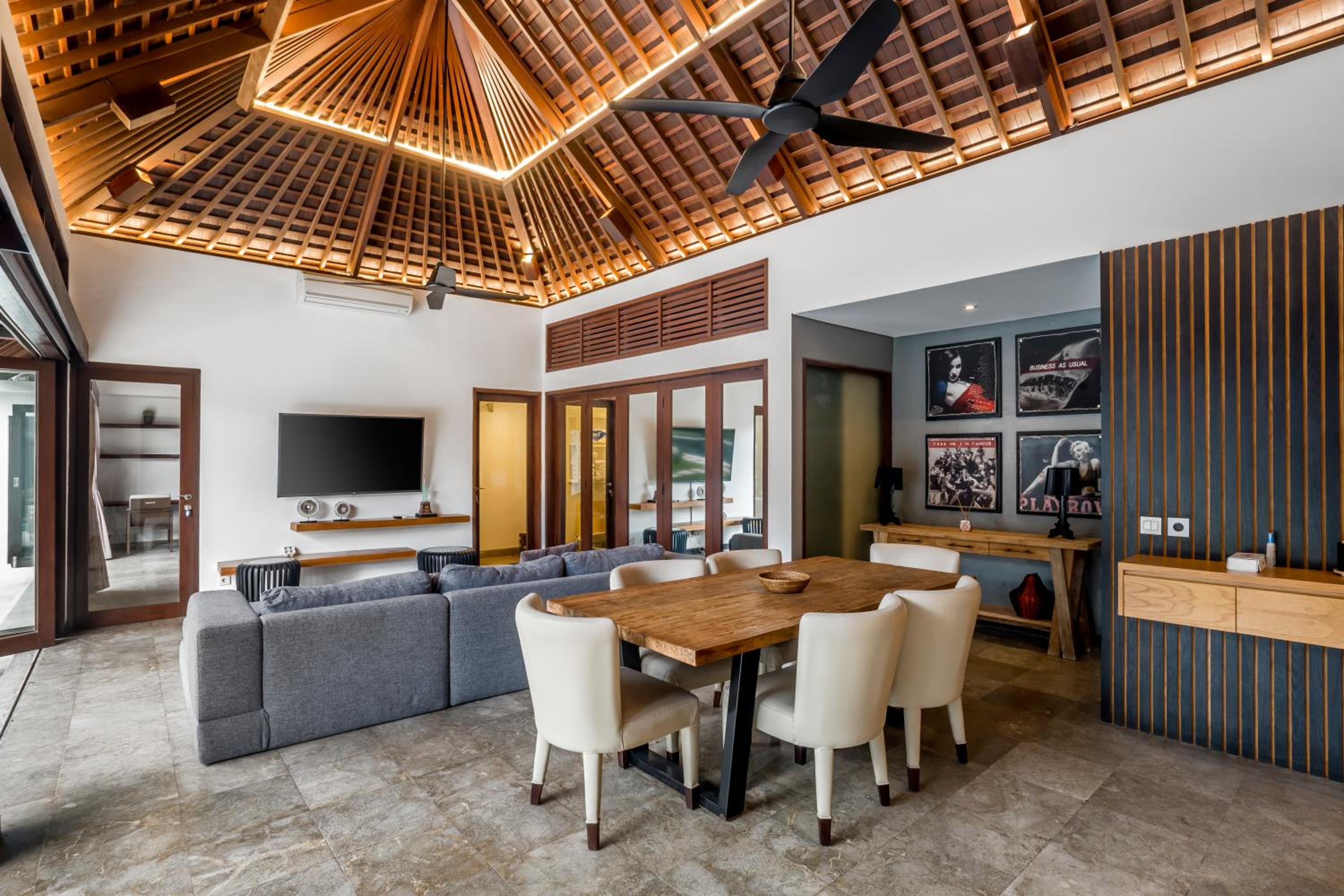 Three-Bedroom Villa photo 1
