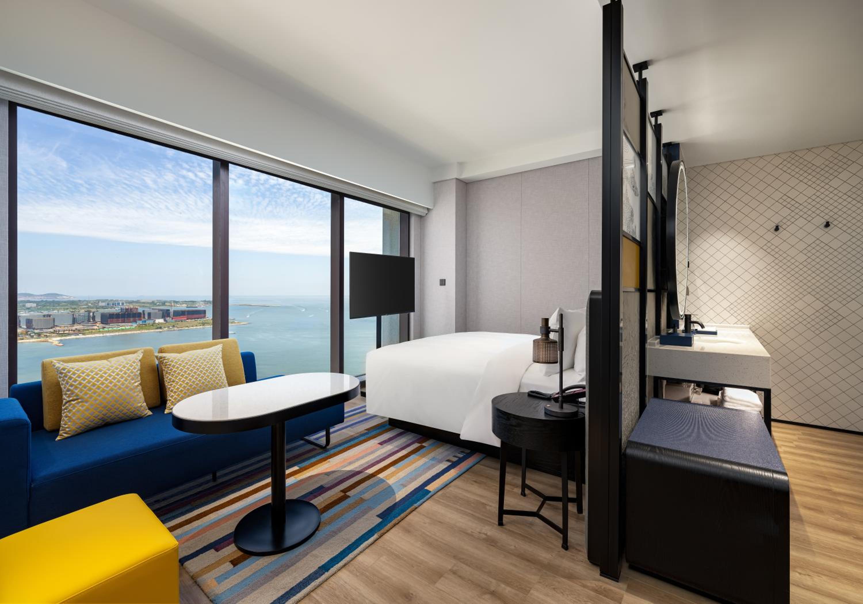 Premium King Room with Ocean View photo 1