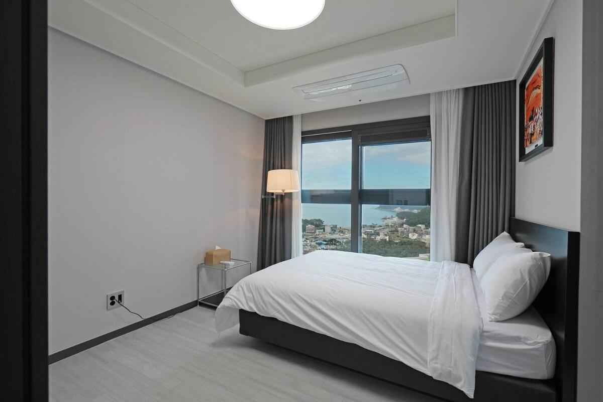 Junior Suite with Ocean View - Photo 4