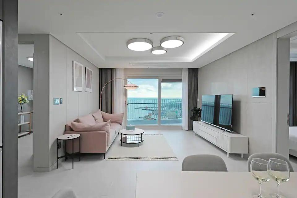 Family Suite with Ocean View - Photo 11