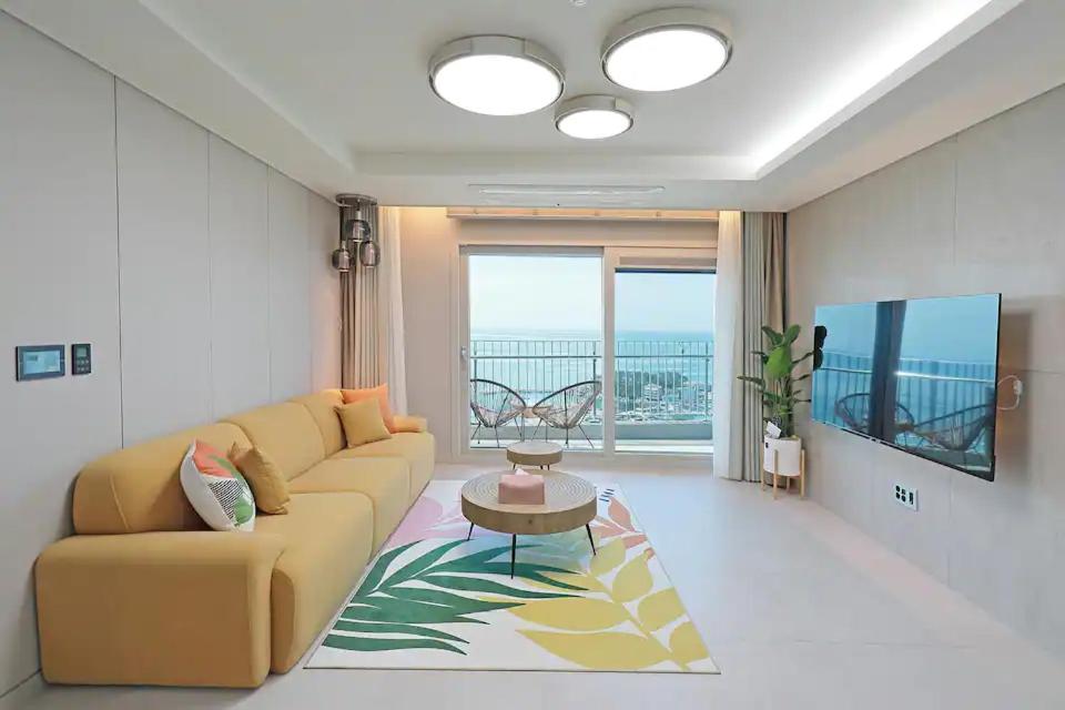 Family Suite with Ocean View - Photo 6