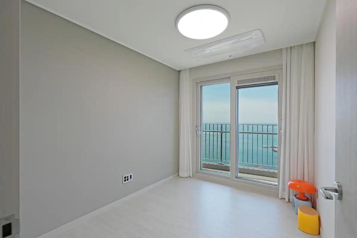Family Suite with Ocean View - Photo 12
