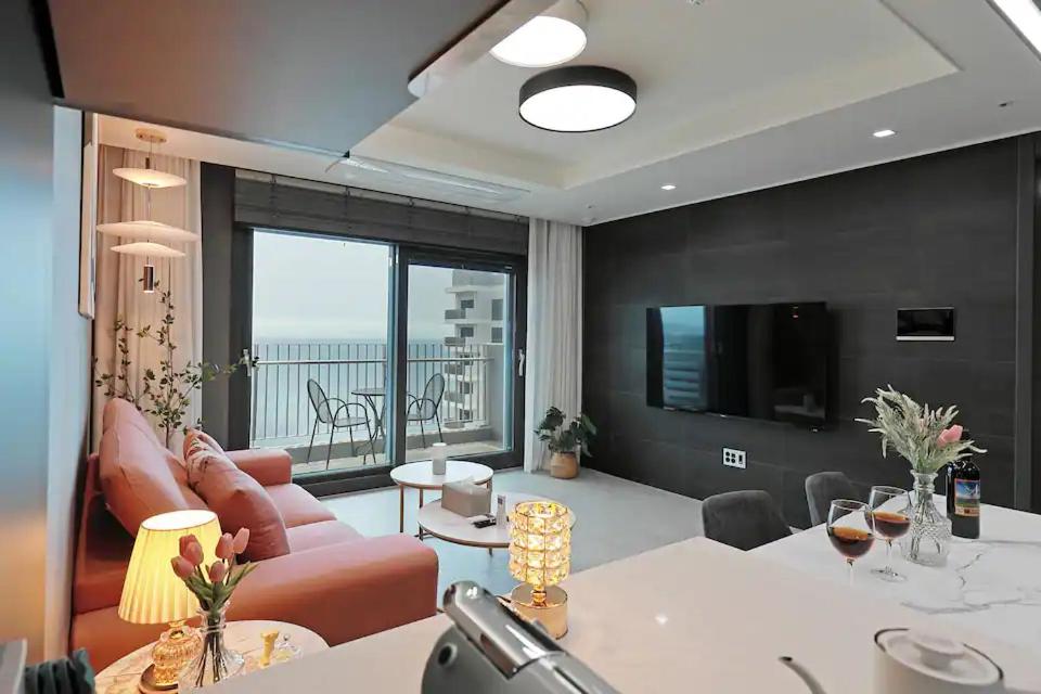 Junior Suite with Half Ocean View - Photo 9