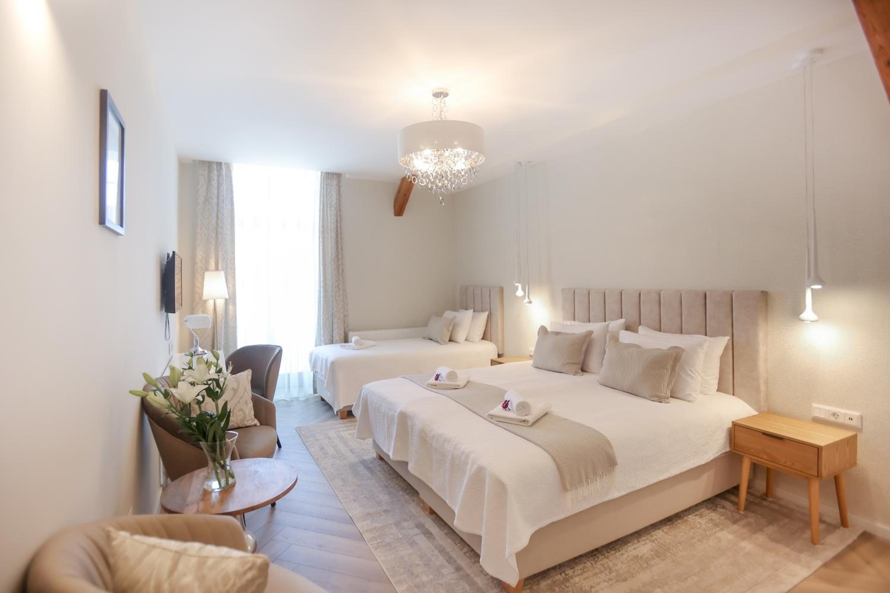 Deluxe Triple Room - Photo 1