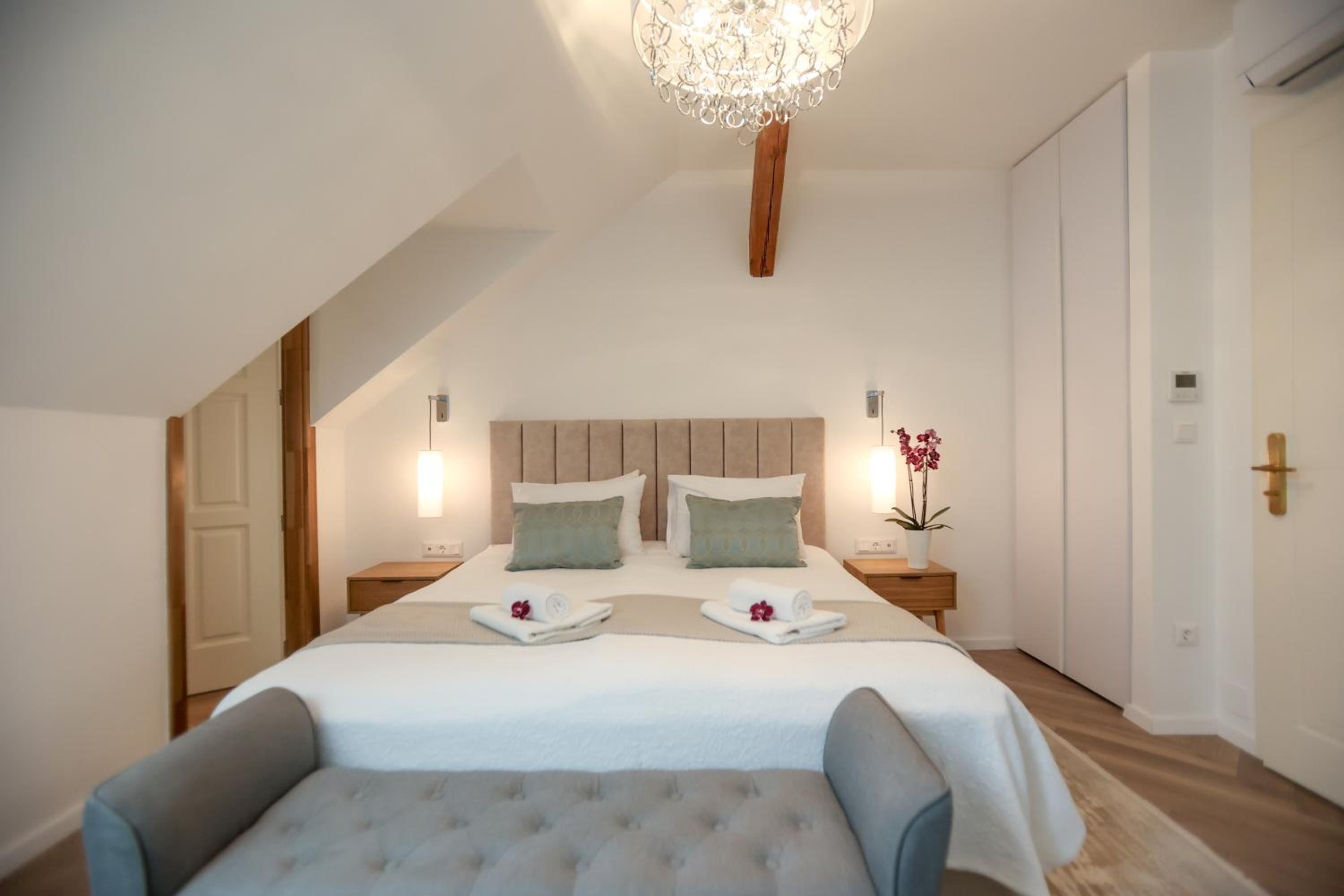 Deluxe Room - Photo 3