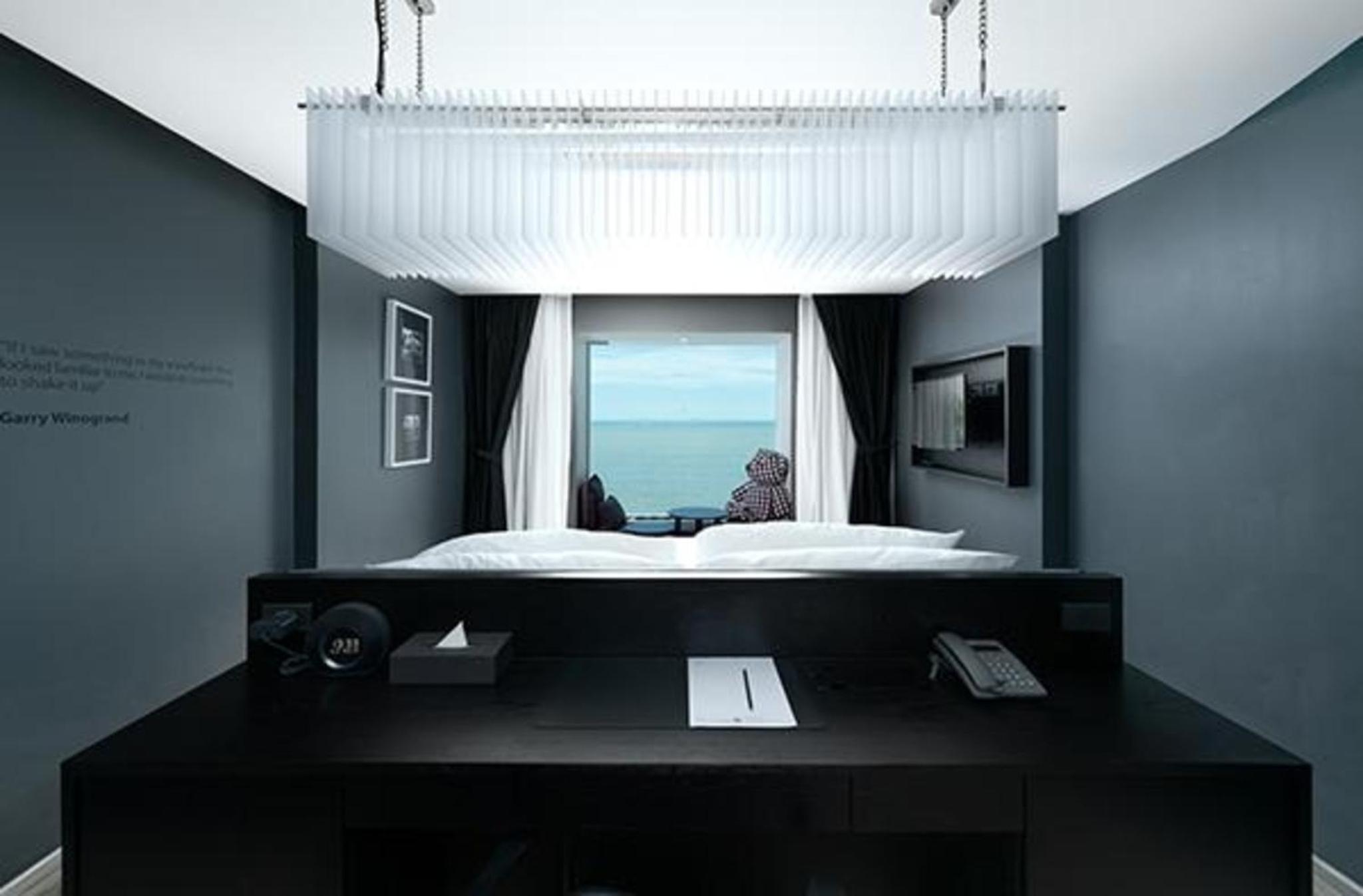 Ocean Hall With Bathtub Beachfront