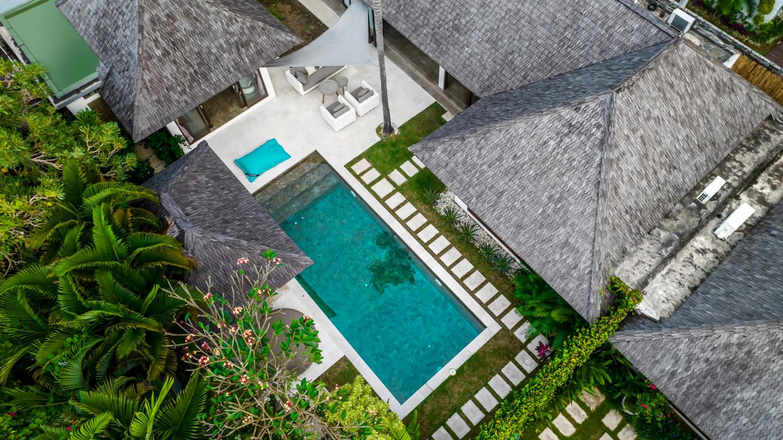 Three-Bedroom Villa photo 2
