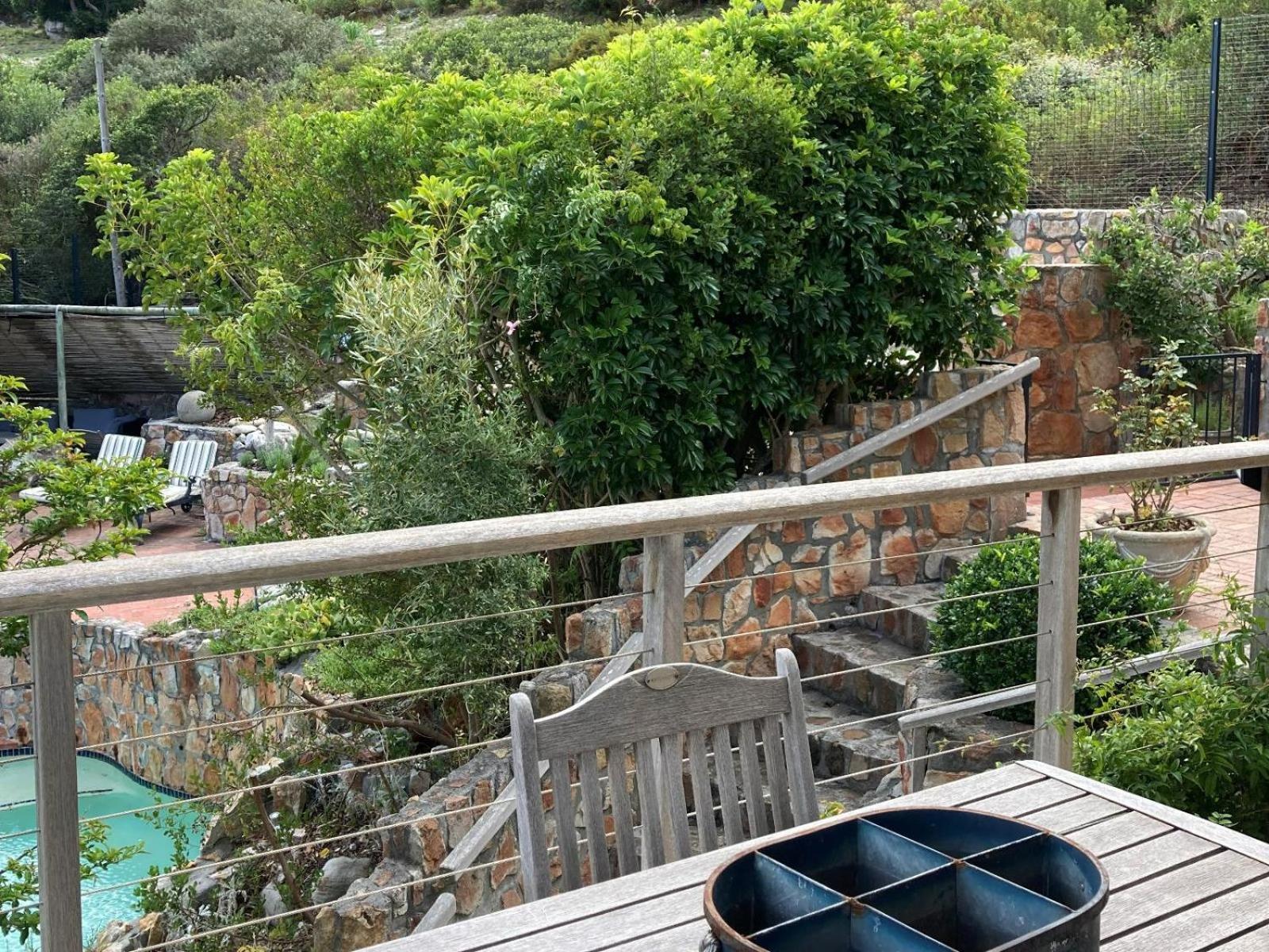 Suite with Pool View - Photo 2