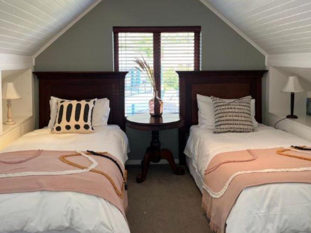 Suite with Mountain View - Photo 10