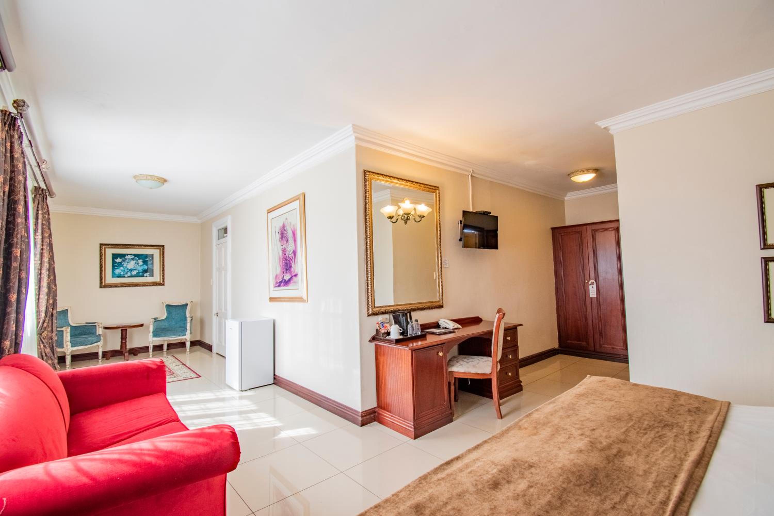 Standard Double or Twin Room - Photo 4