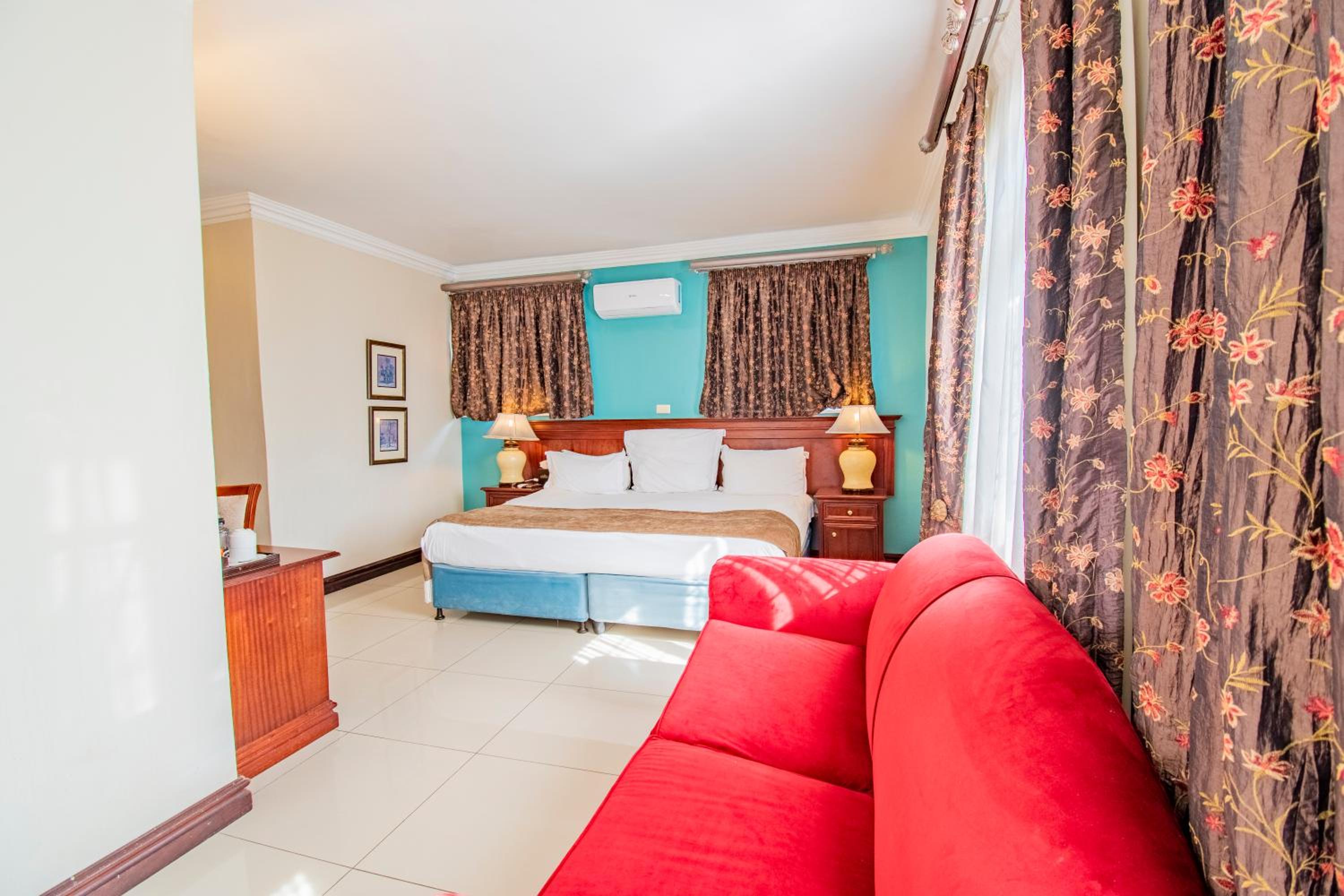 Standard Double or Twin Room - Photo 6