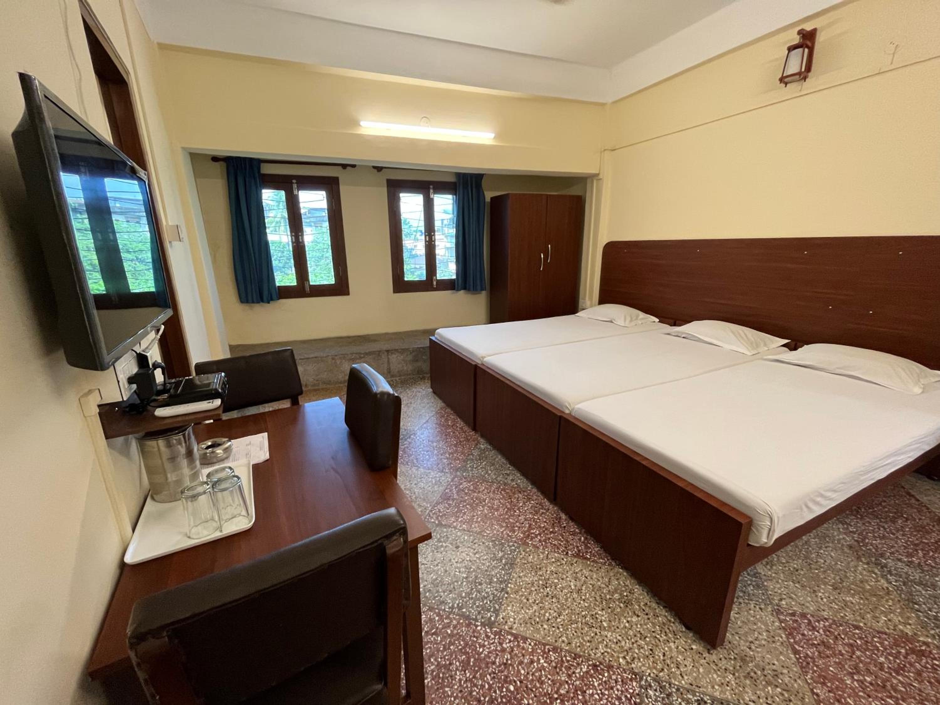 Standard Triple Room - Photo 1