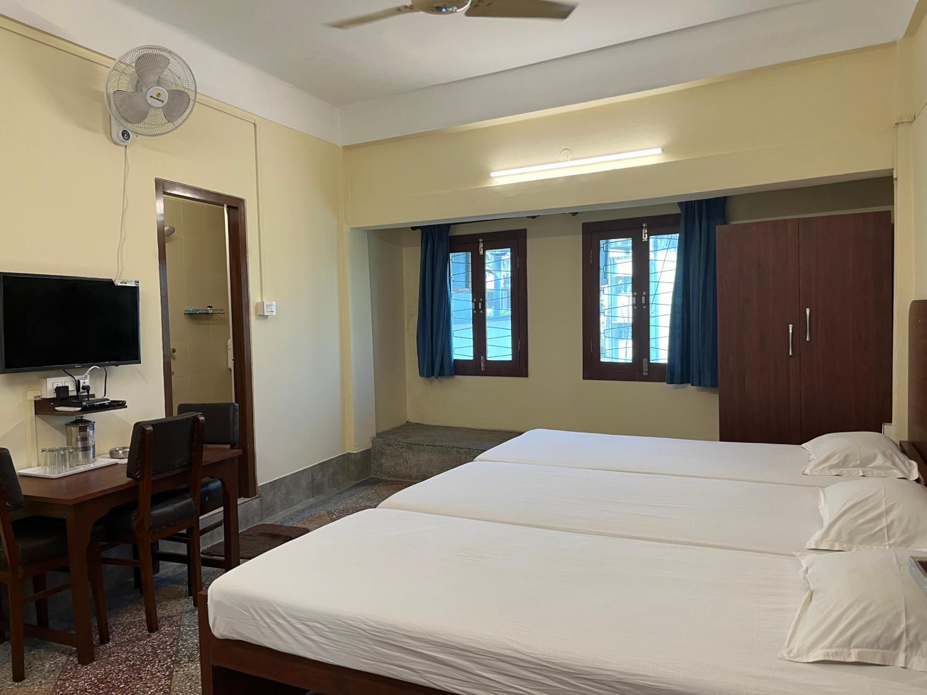 Standard Triple Room - Photo 3