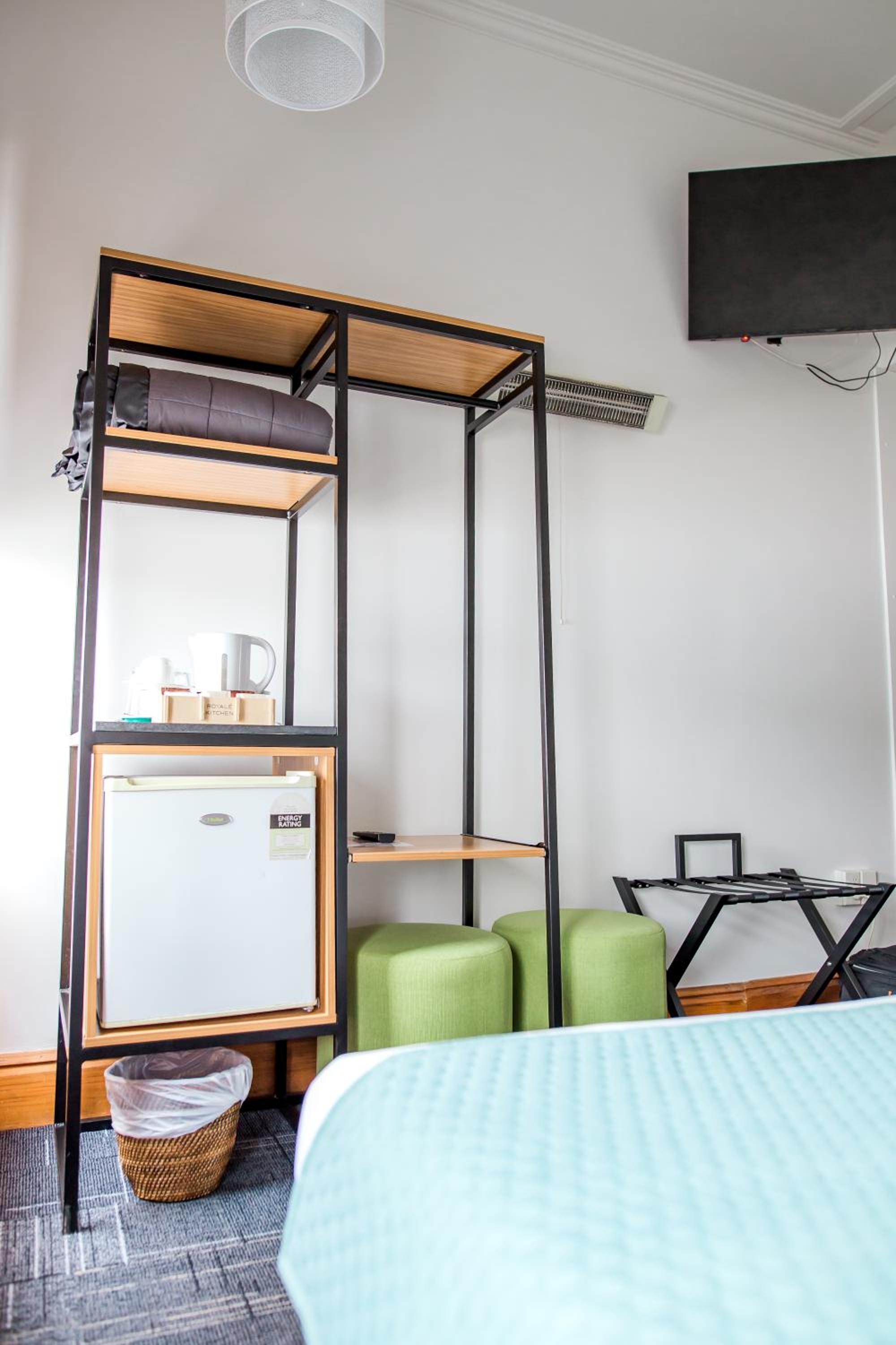 Double or Twin Room with Private Bathroom - Photo 3